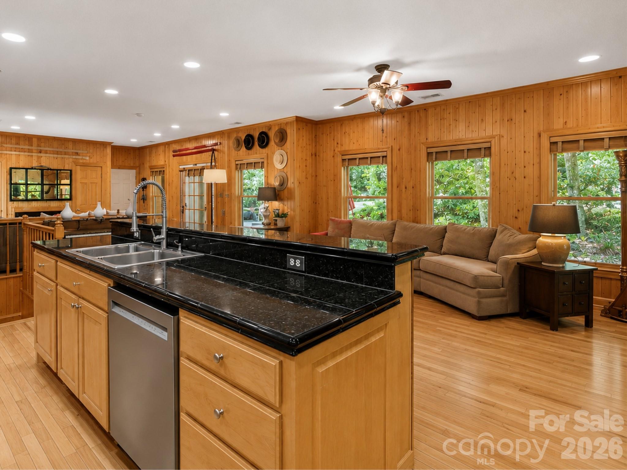 7255 Laurel Hill Drive Property Photo 4
