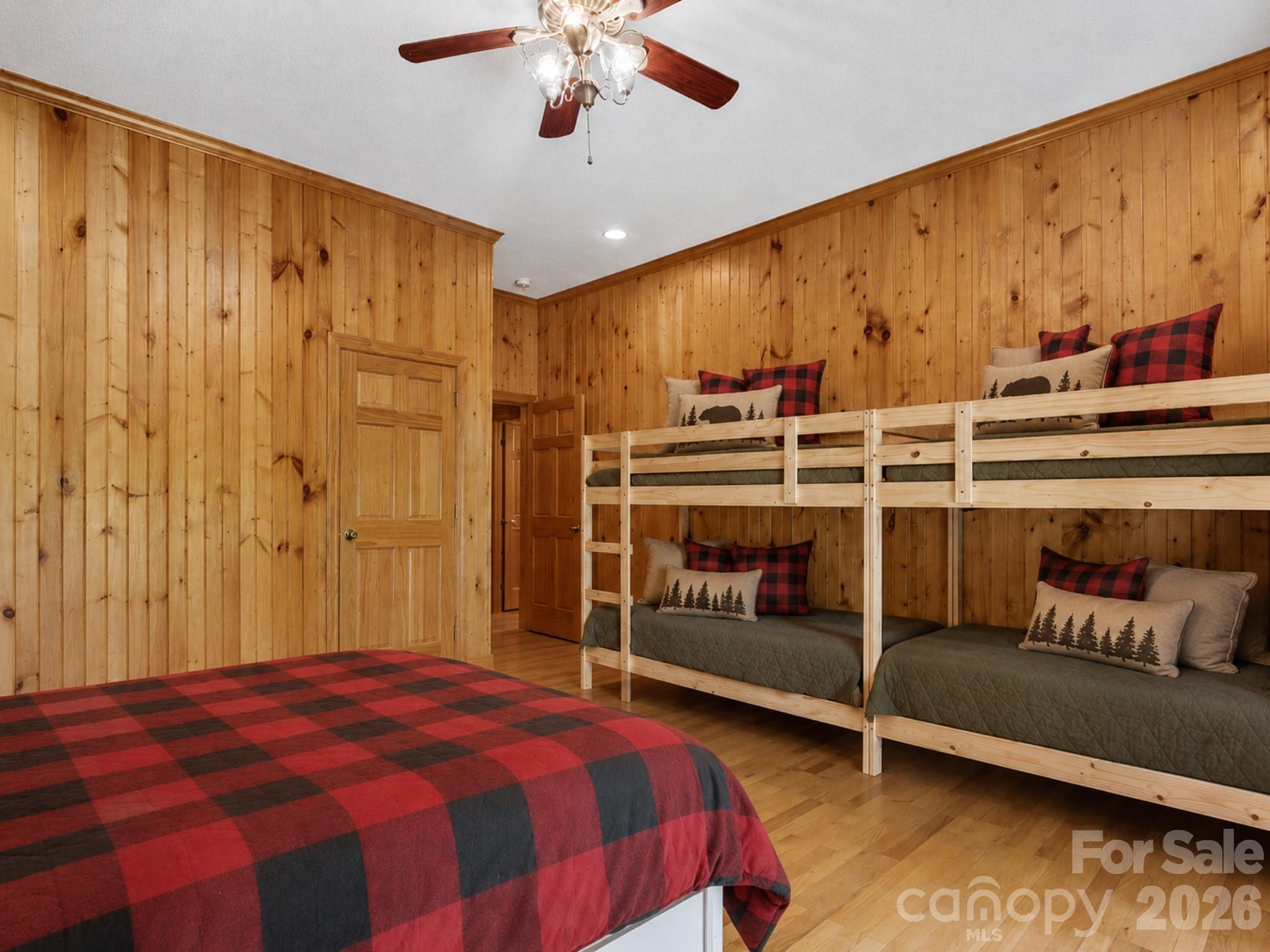 7255 Laurel Hill Drive Property Photo 10