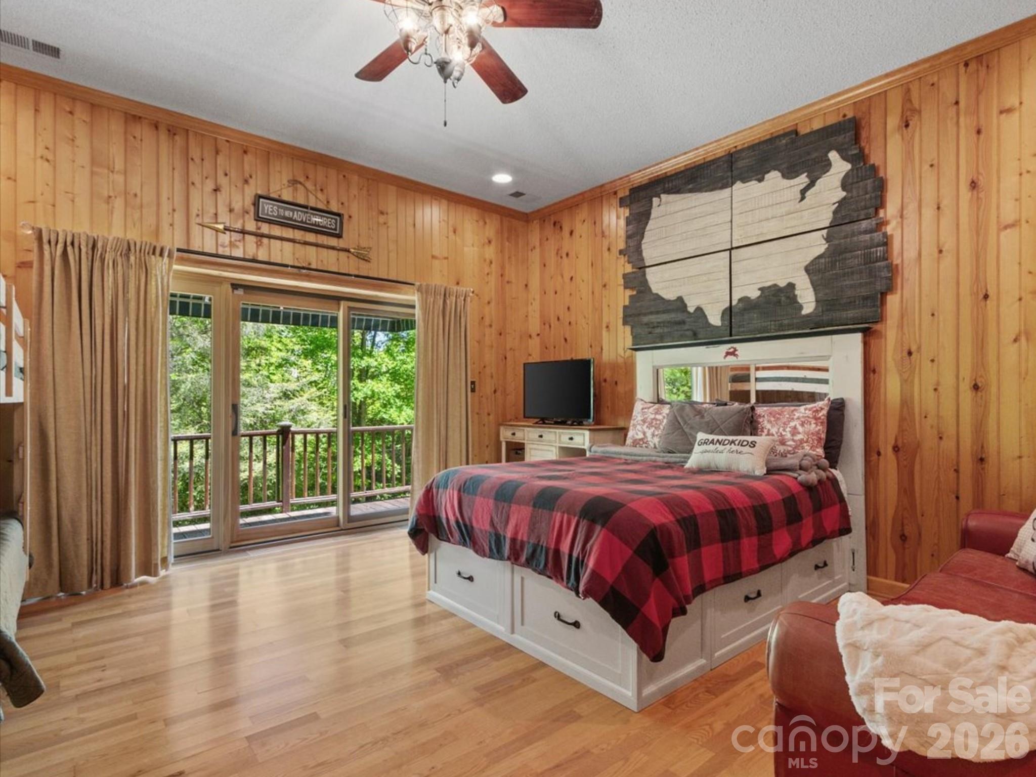 7255 Laurel Hill Drive Property Photo 11
