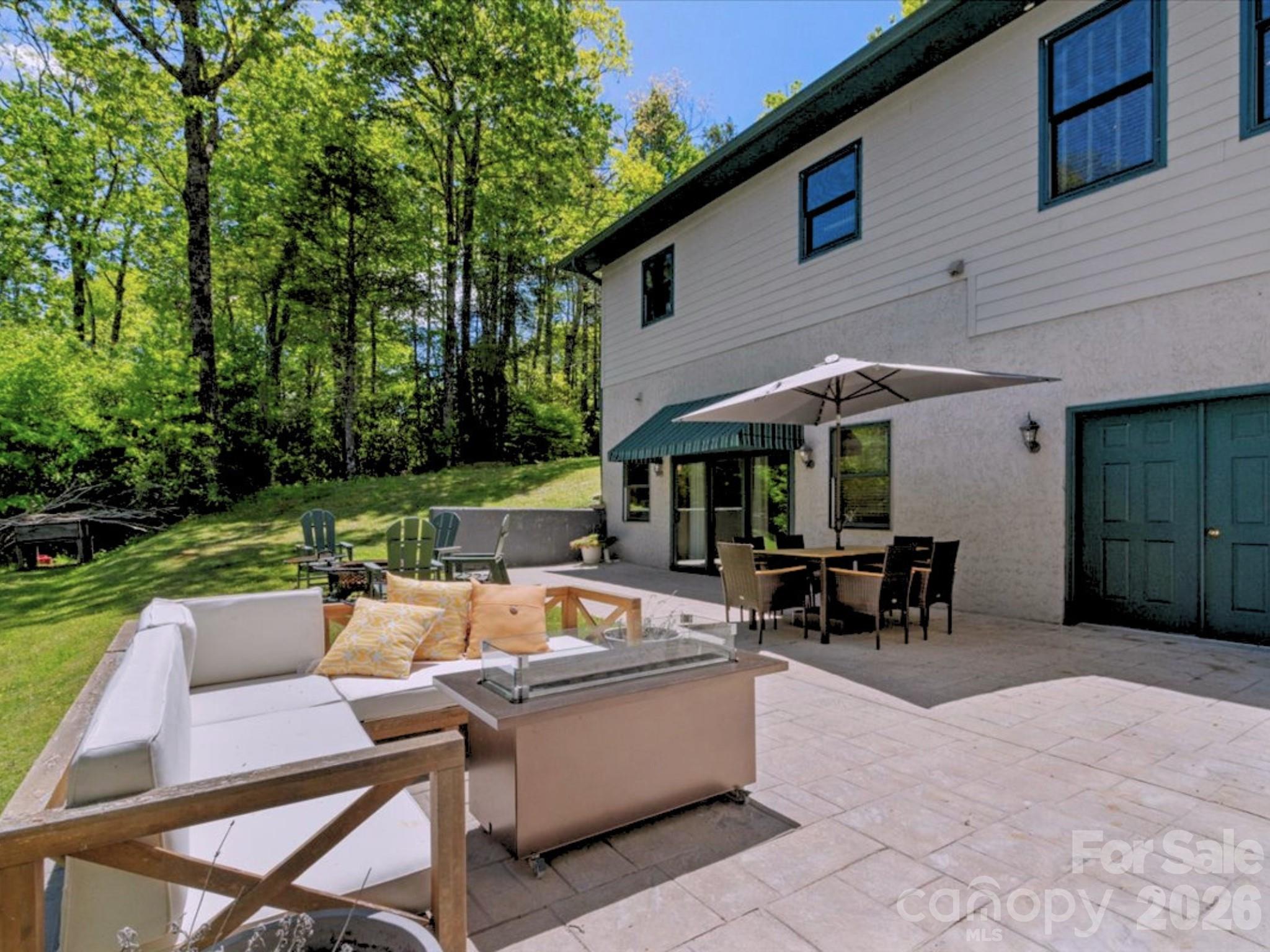 7255 Laurel Hill Drive Property Photo 18