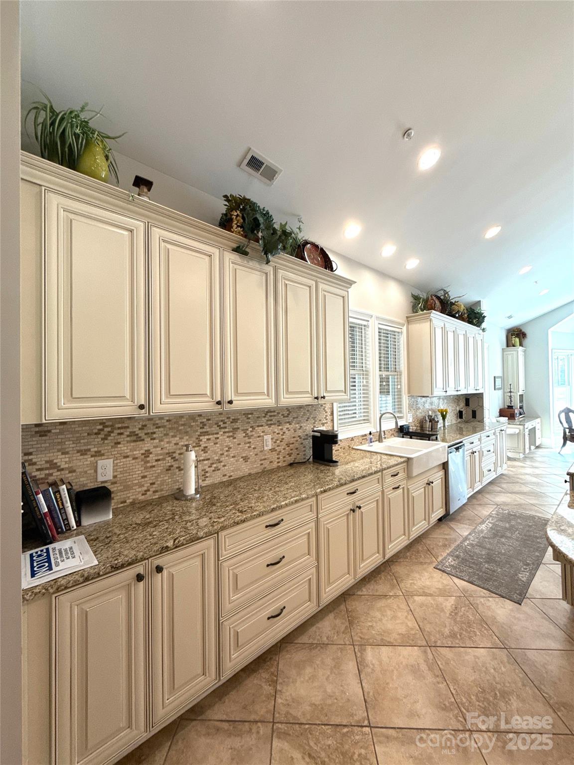 14019 Thompson Road Property Photo 13