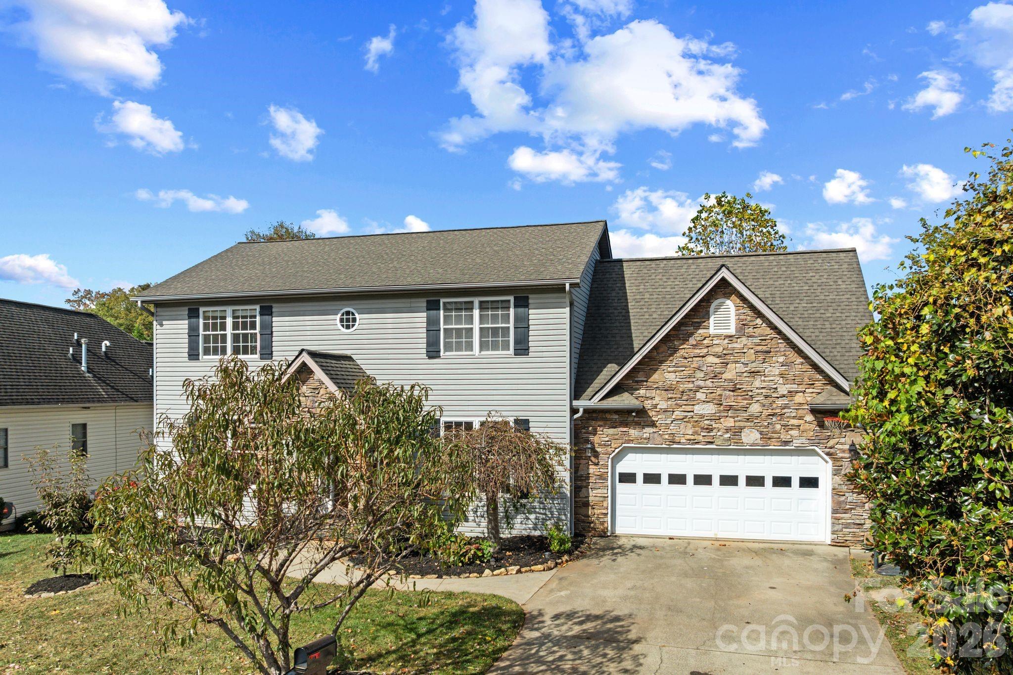 224 Rivercrest Boulevard Property Photo 4