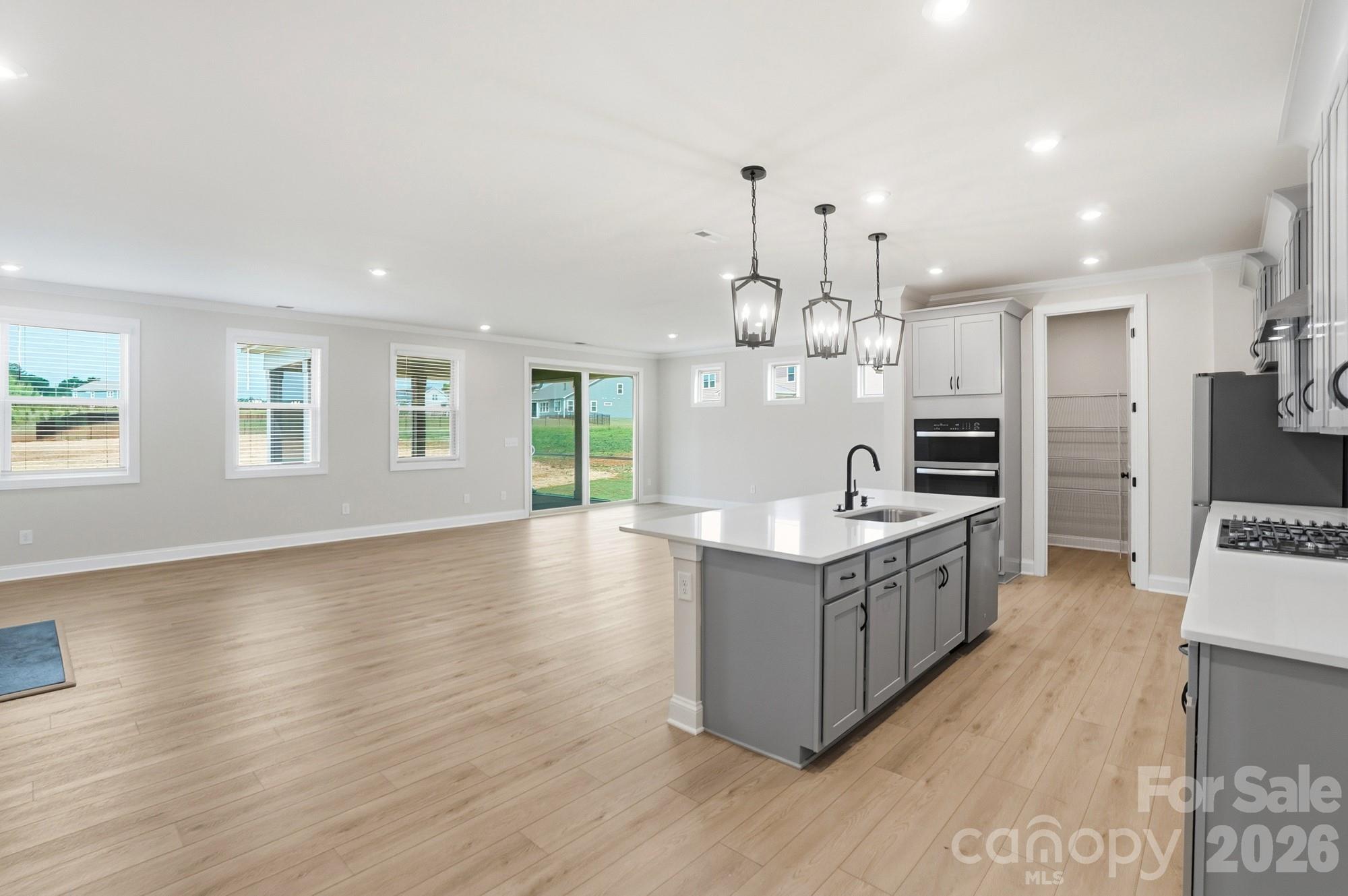 2550 Mabel Lane Property Photo 11
