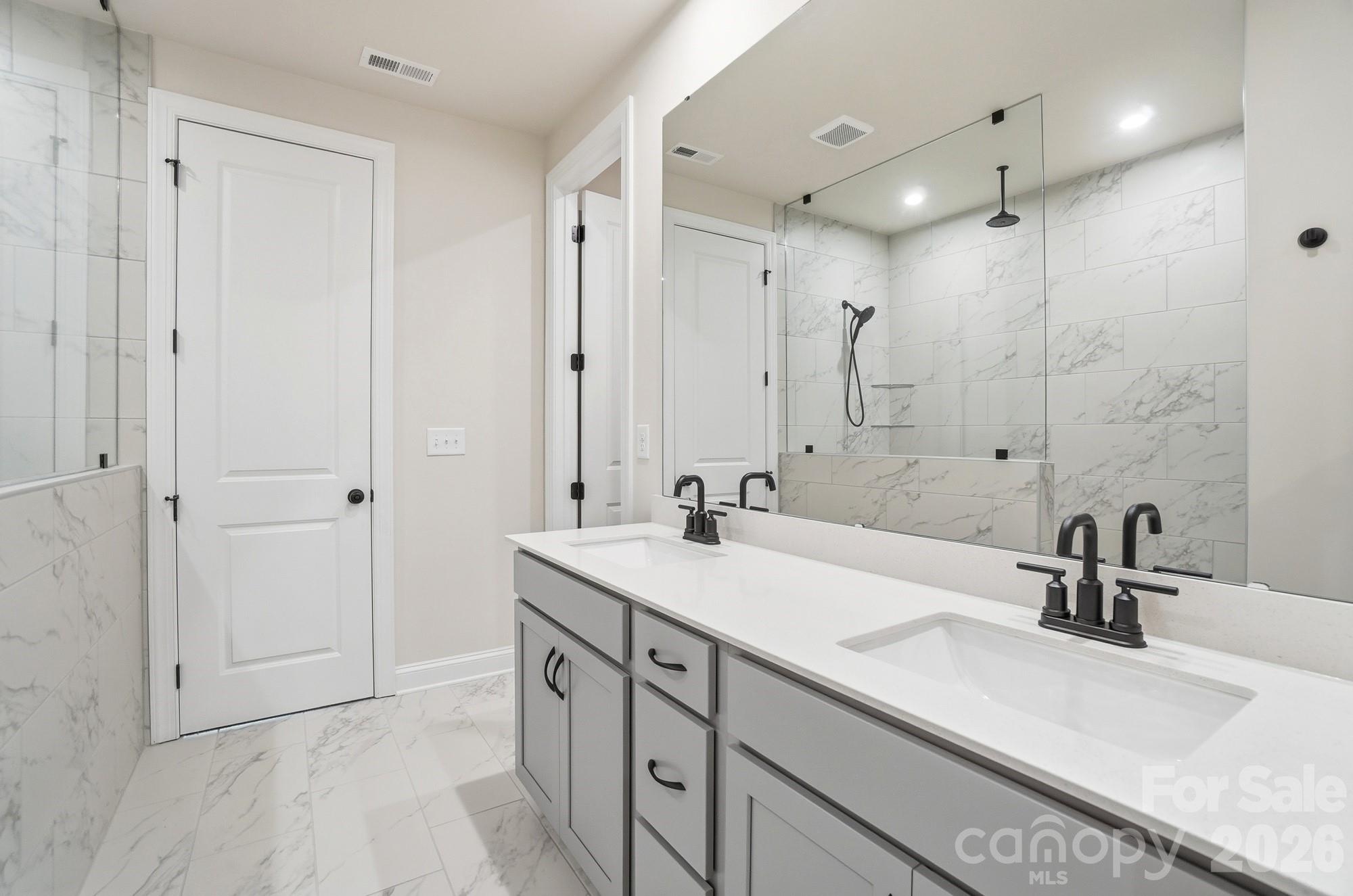 2550 Mabel Lane Property Photo 16