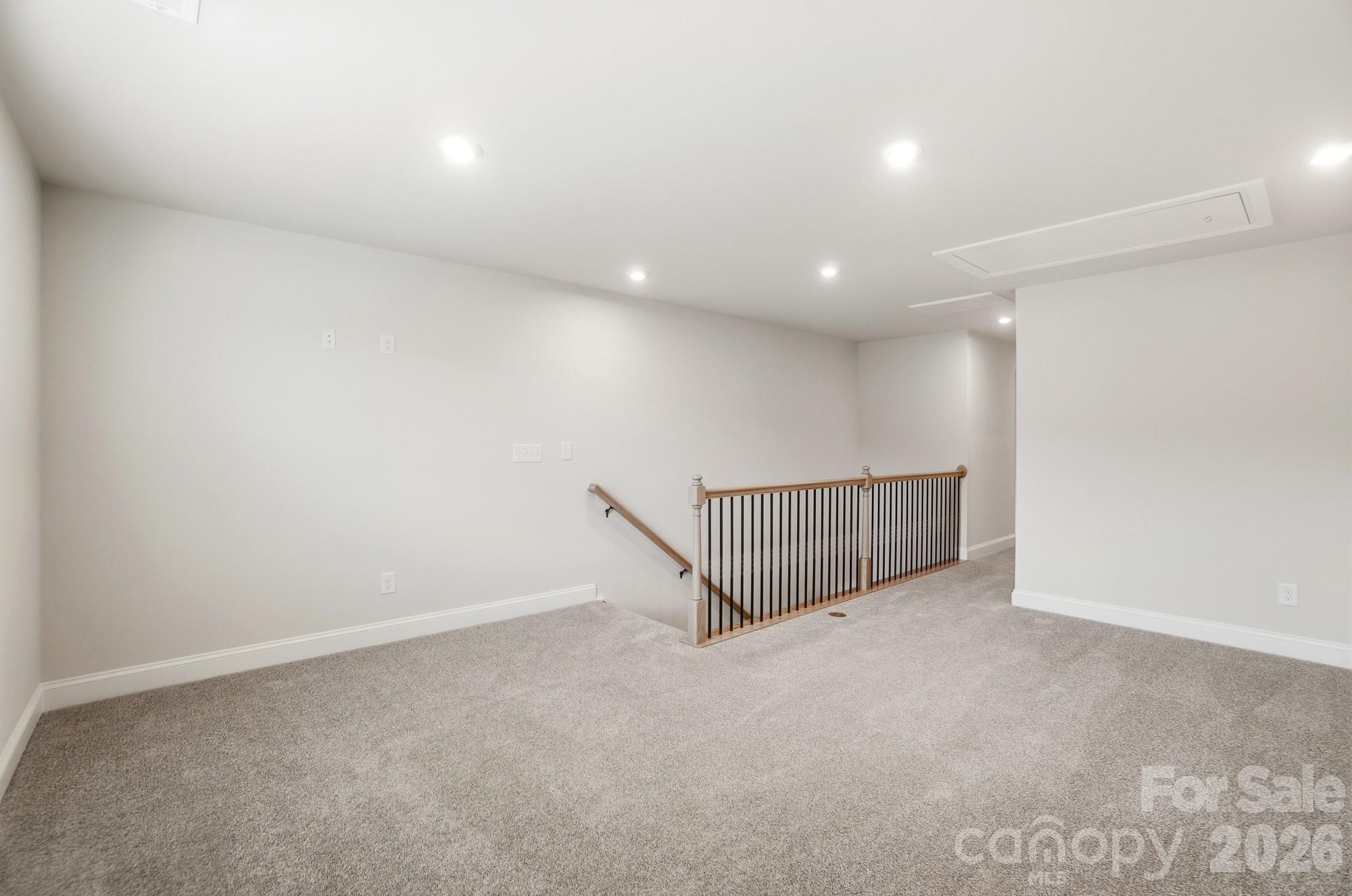 2550 Mabel Lane Property Photo 20