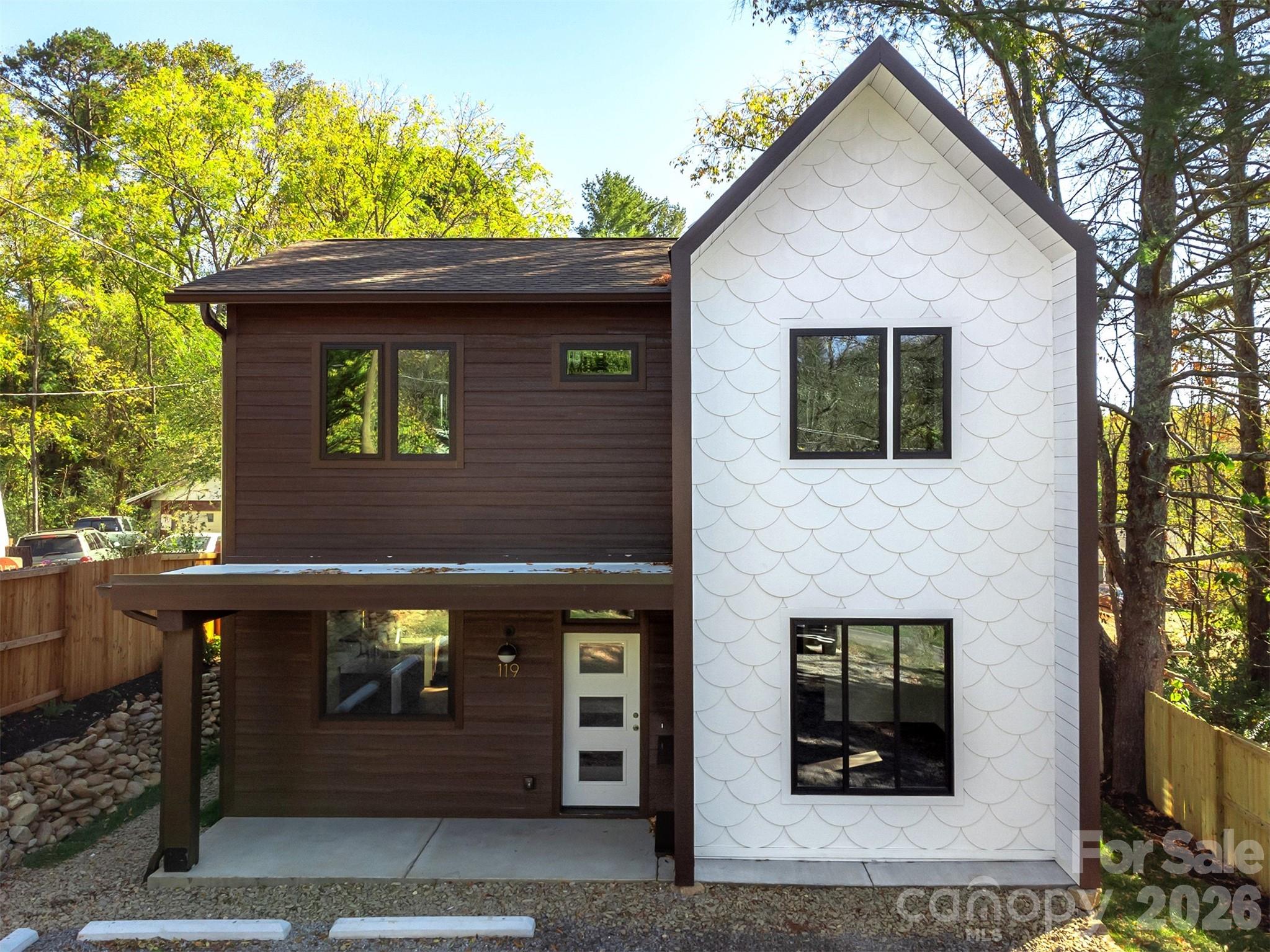 119 N Bear Creek Road Property Photo 1