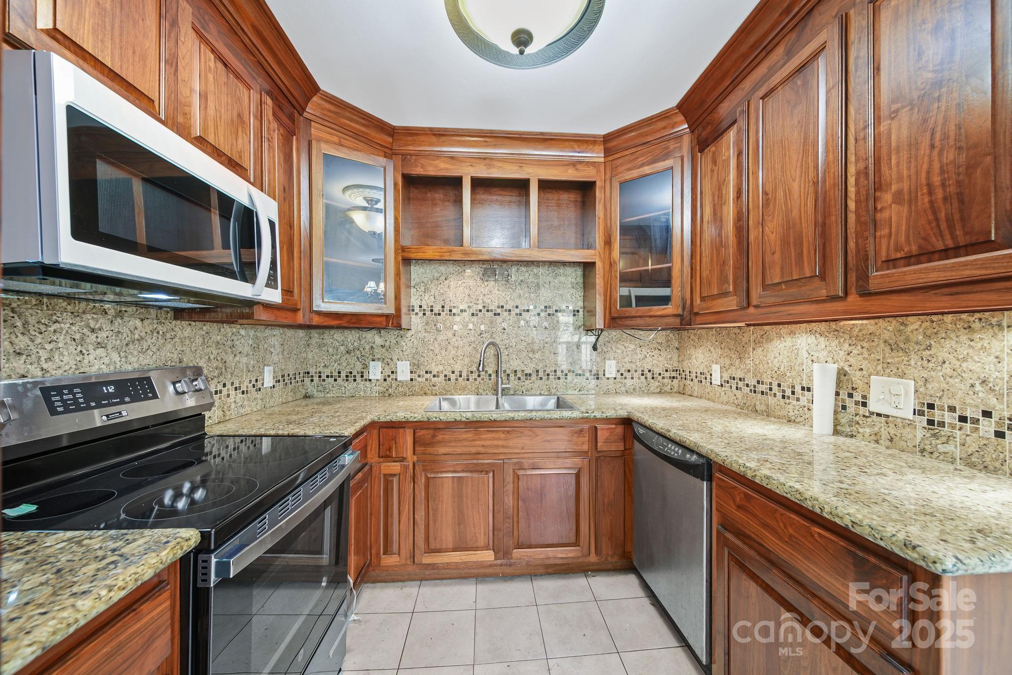 509 Lee Avenue Property Photo 13