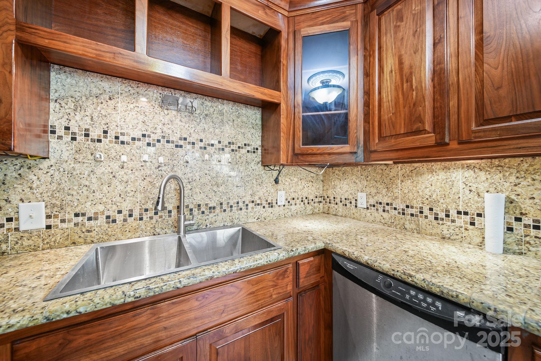 509 Lee Avenue Property Photo 14