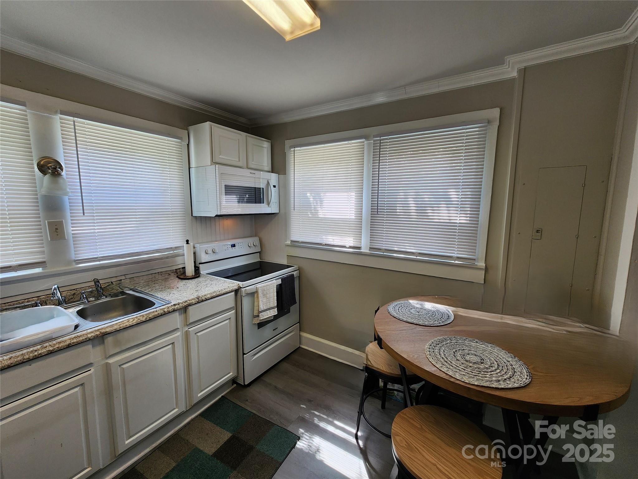 628 E Lafayette Street Property Photo 3