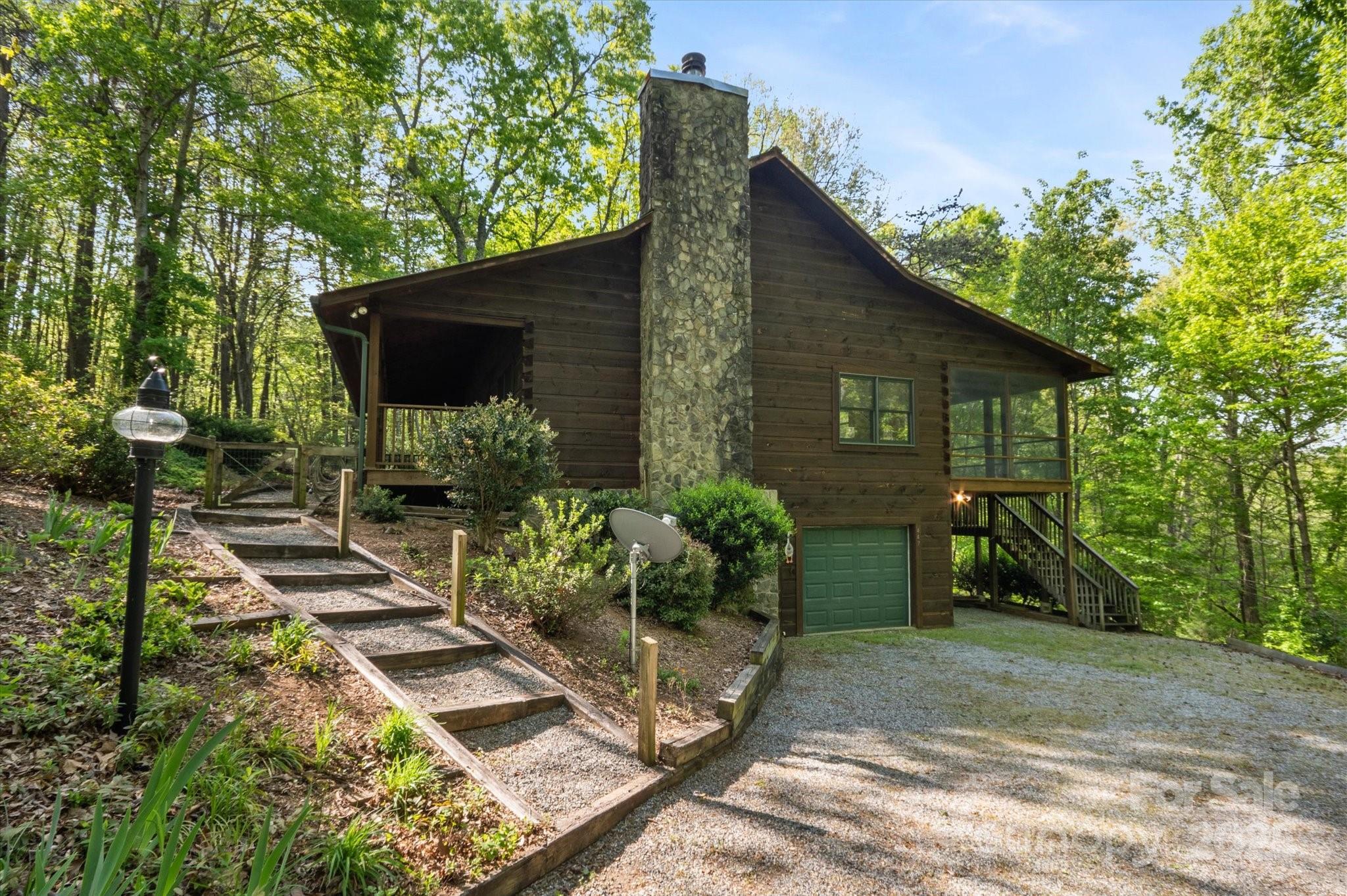 447 Cherokee Circle Property Photo 3