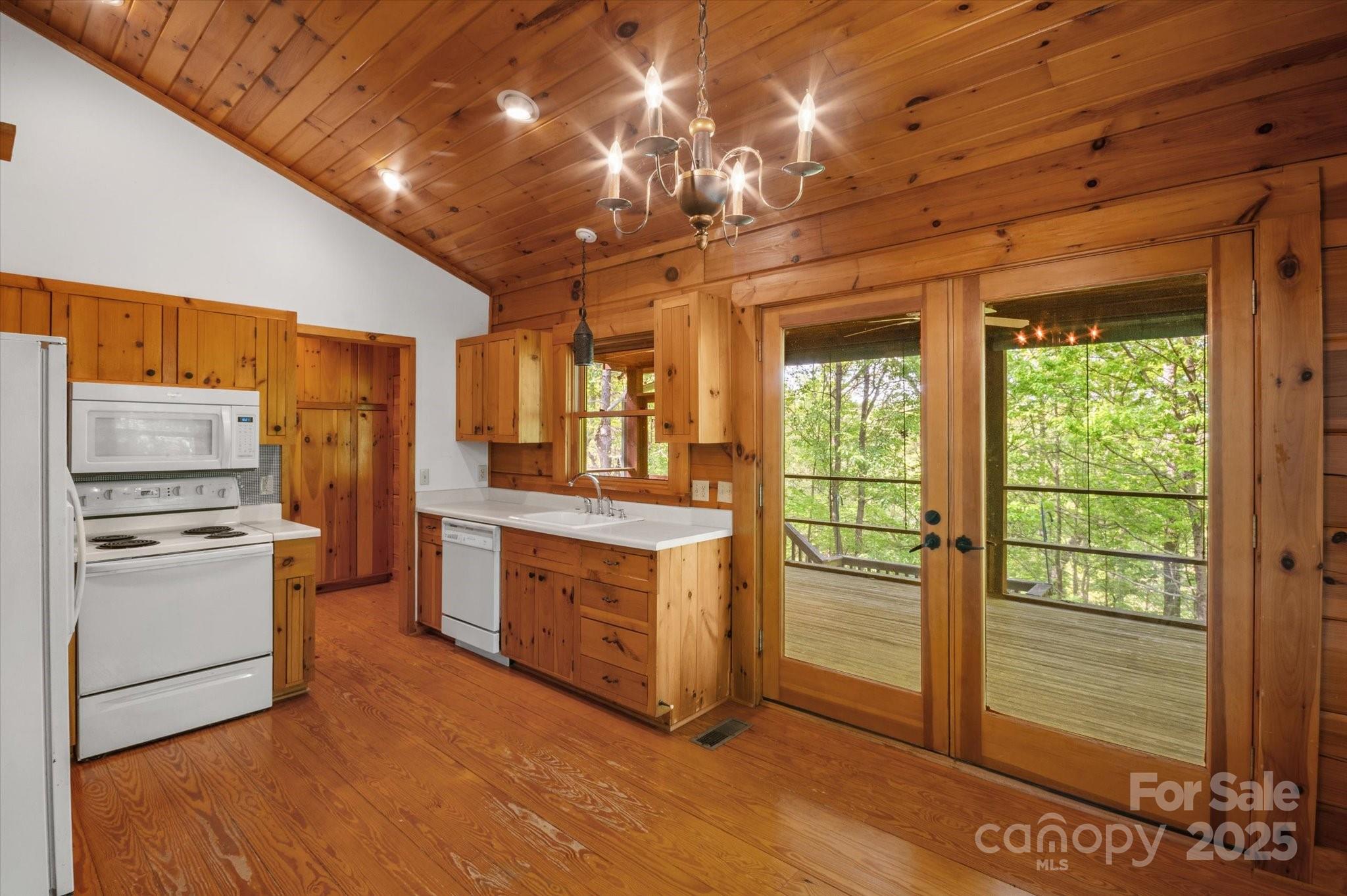 447 Cherokee Circle Property Photo 16