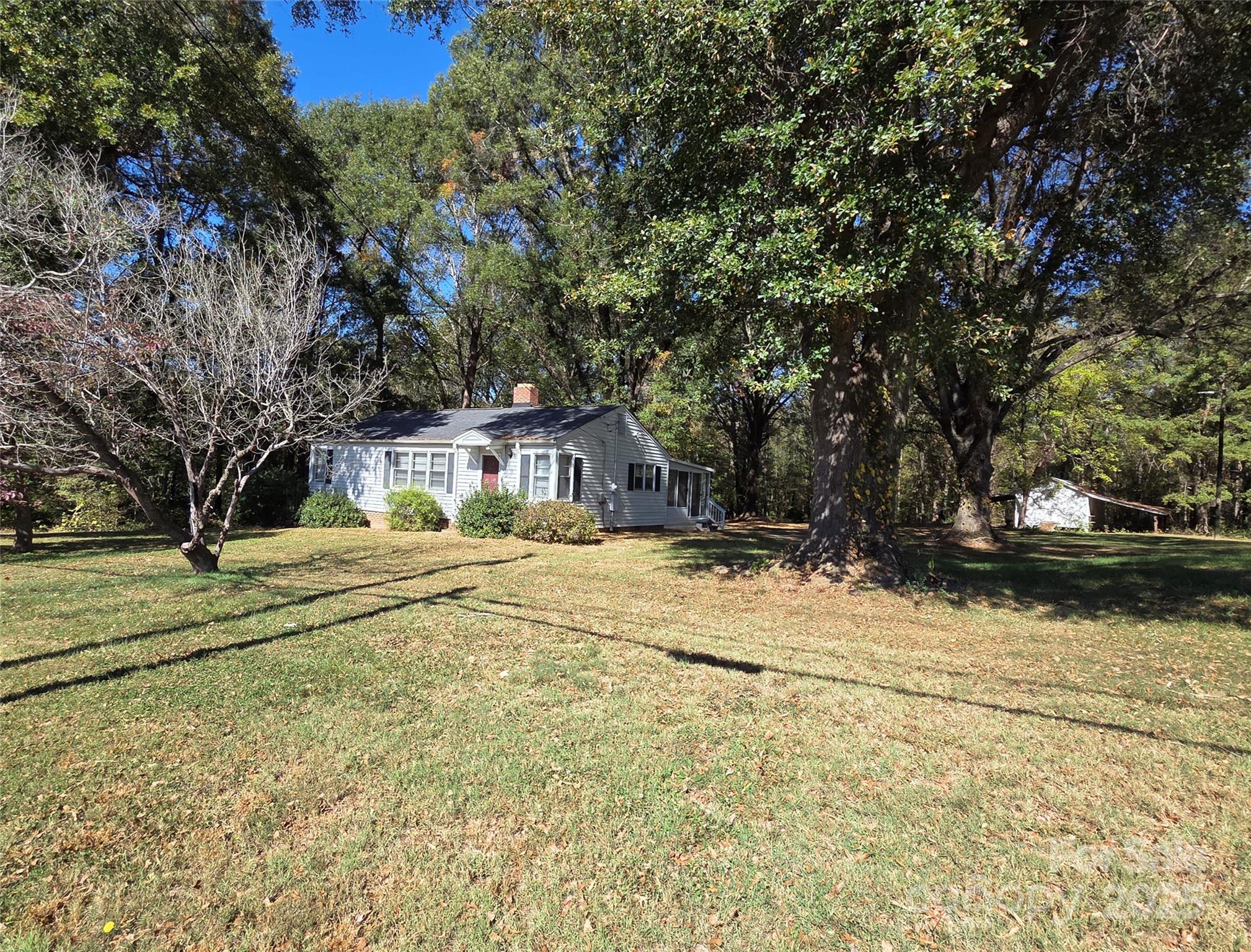 2760 W Franklin Boulevard Property Photo 5