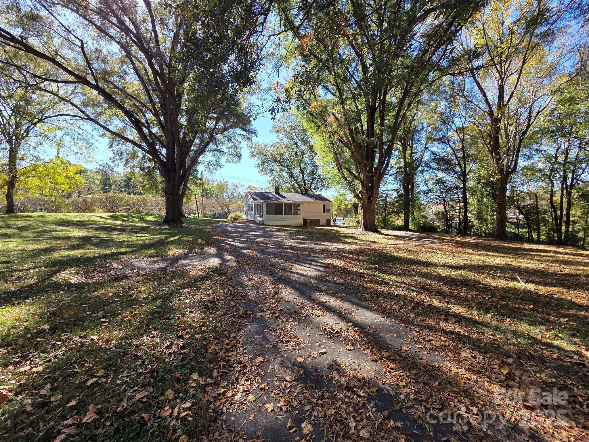 2760 W Franklin Boulevard Property Photo 6