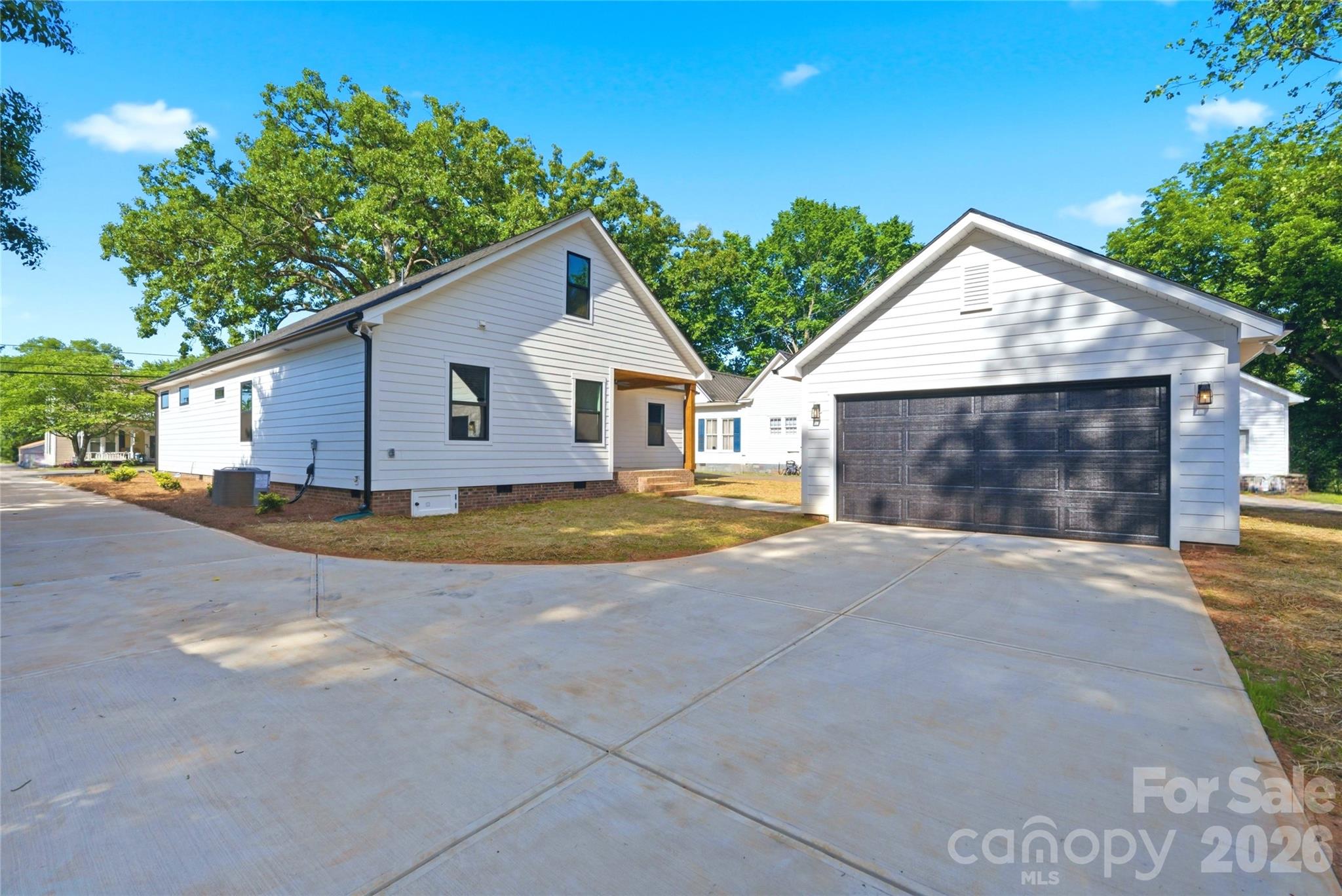 356 Main Street Property Photo 4