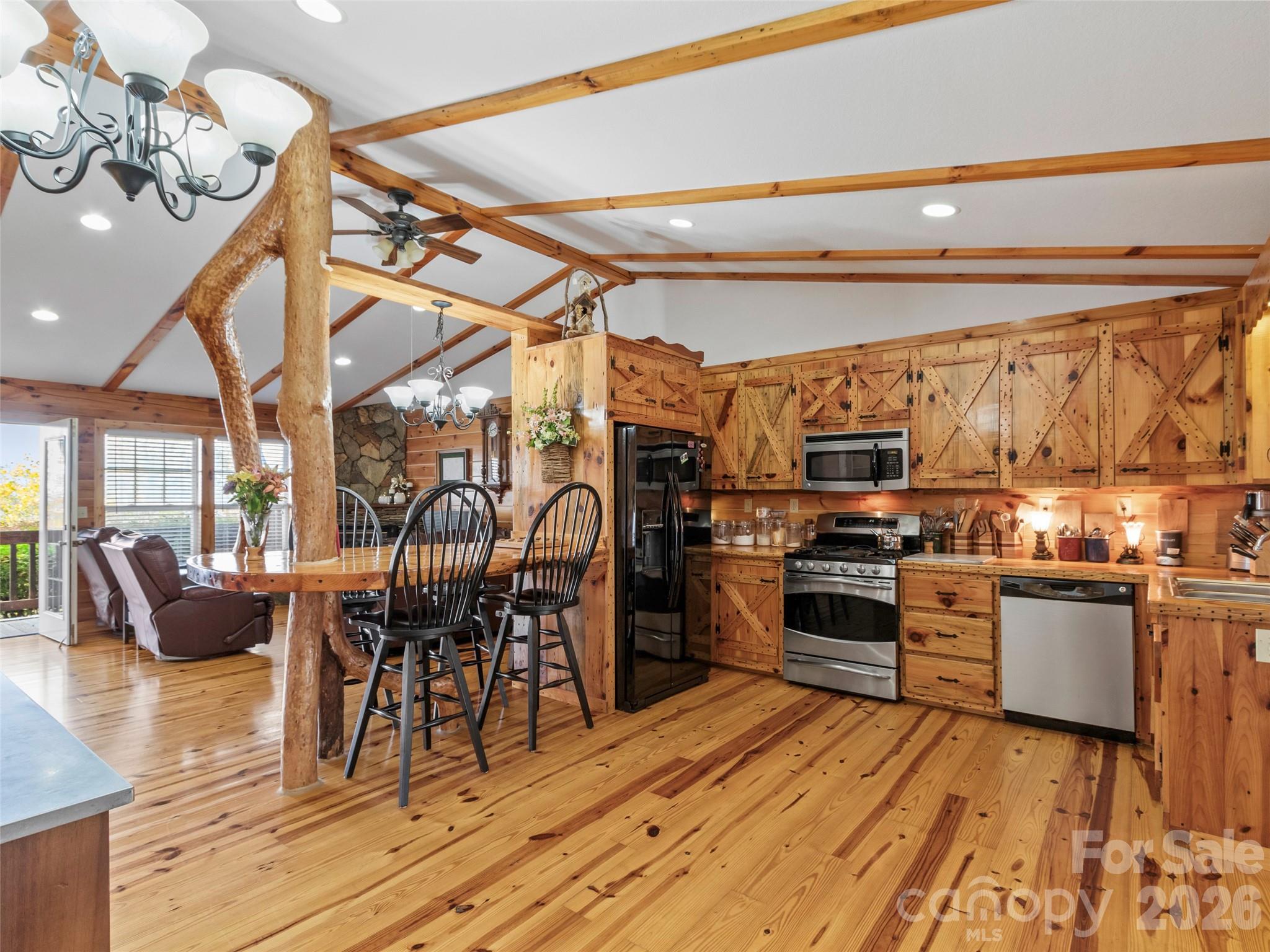 1447/1421 Ayers Mountain Road Property Photo 4