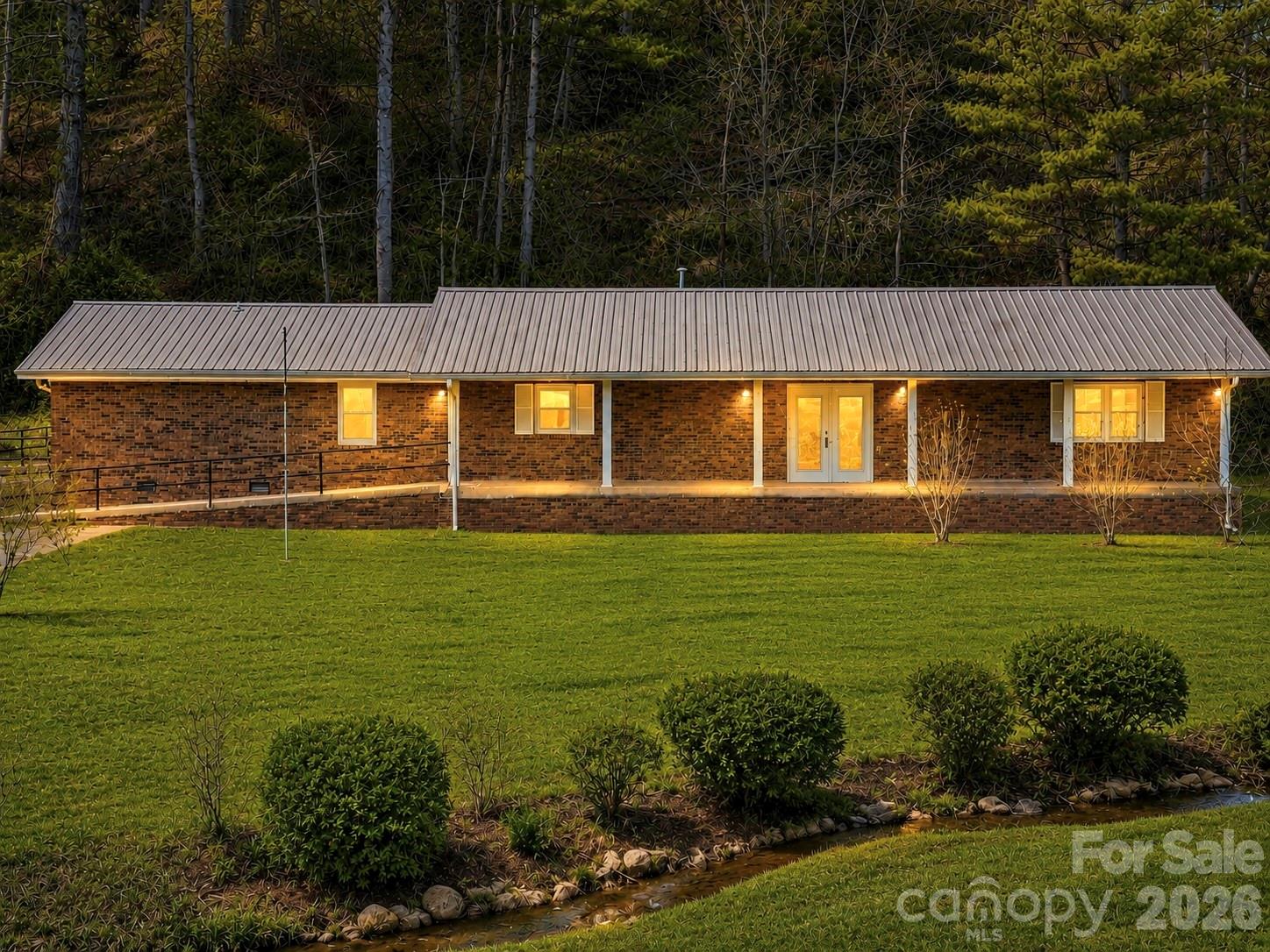 208 Murdock Road Property Photo 2