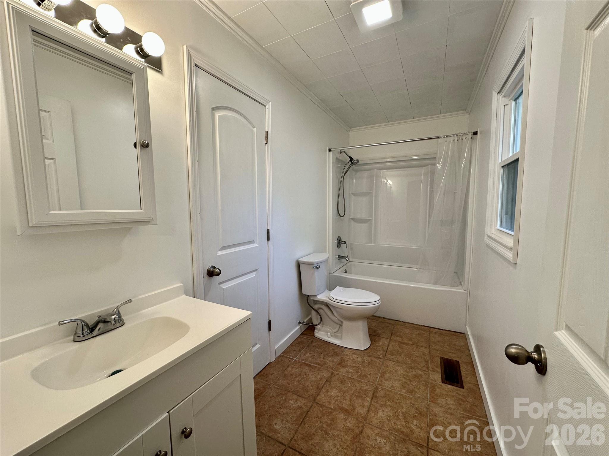 208 Murdock Road Property Photo 25