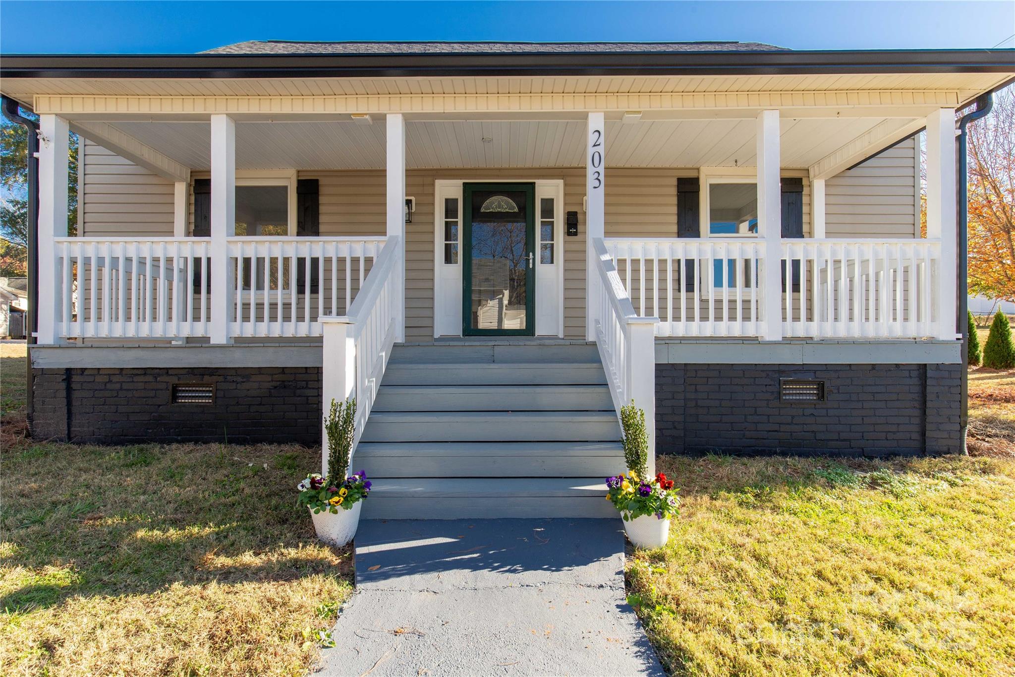 203 Jackson Street Property Photo 2