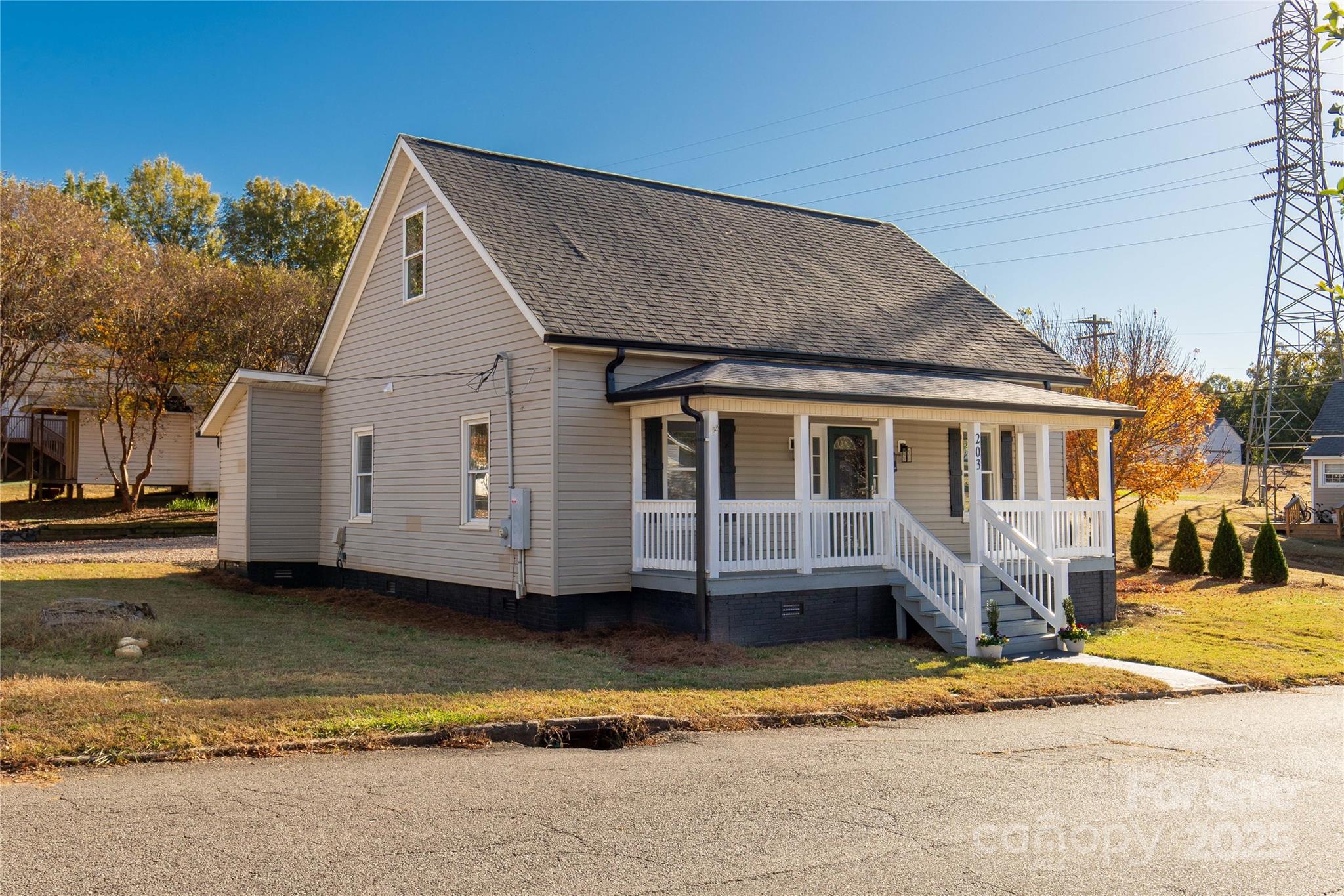 203 Jackson Street Property Photo 3