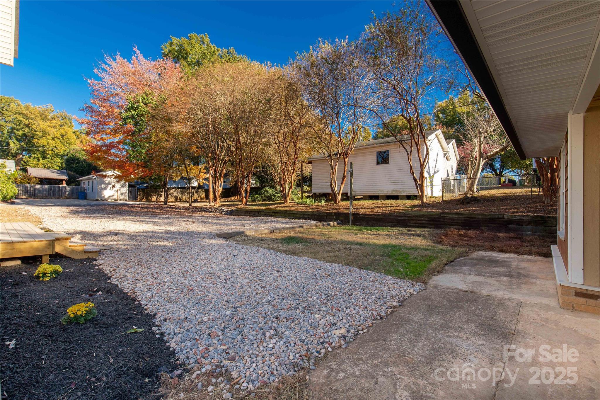 203 Jackson Street Property Photo 5