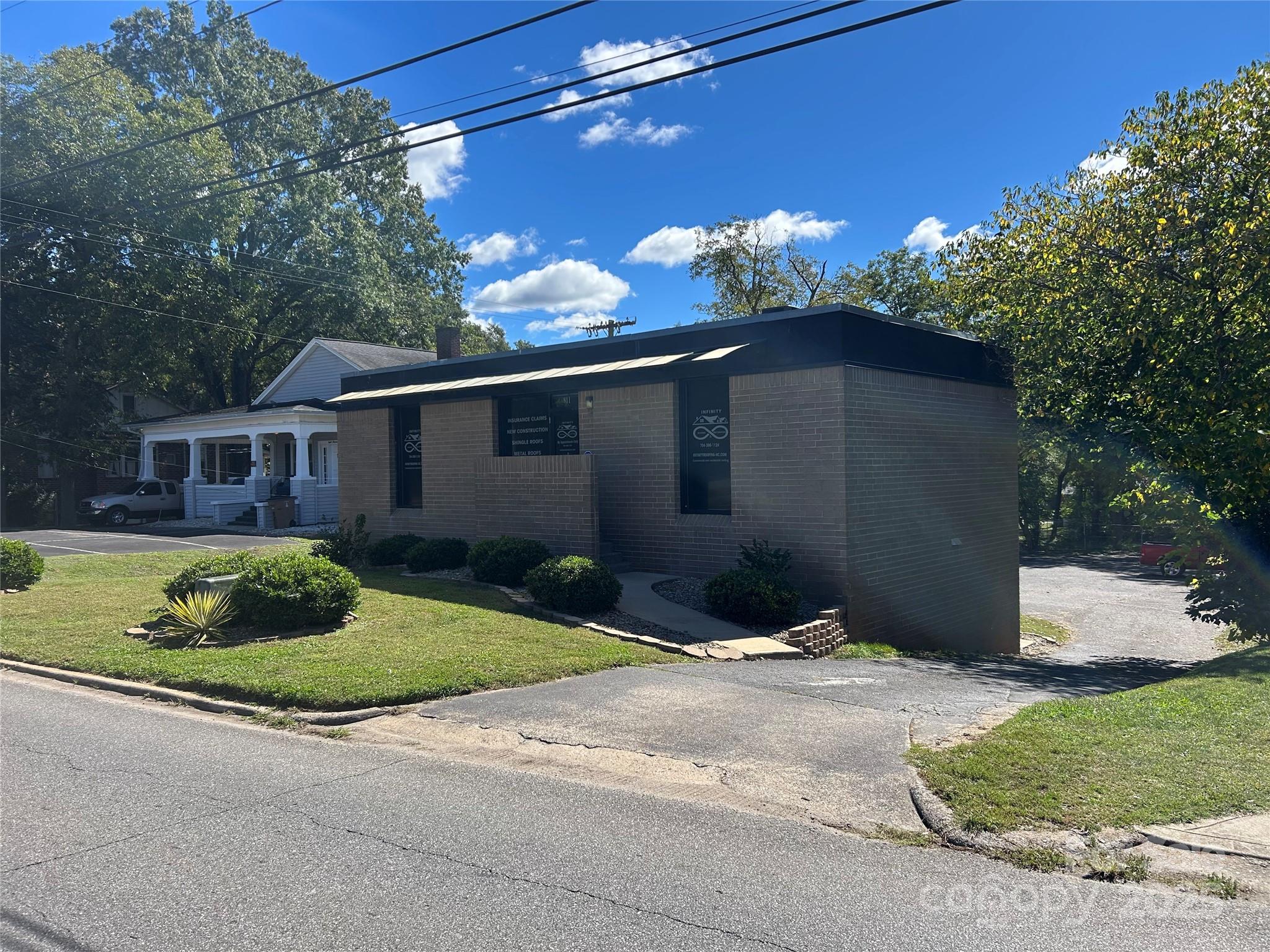 811 W Warren Street Property Photo 1