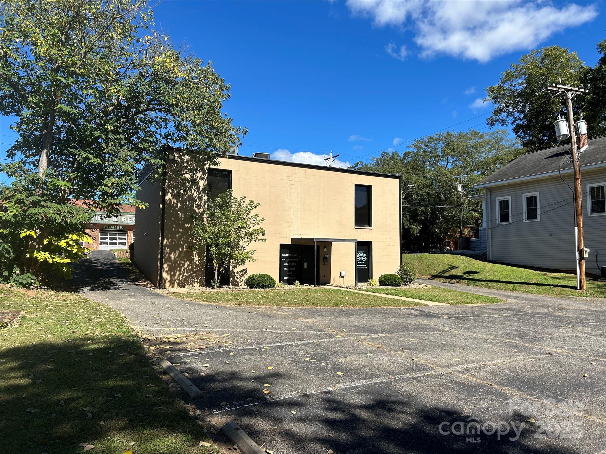 811 W Warren Street Property Photo 2