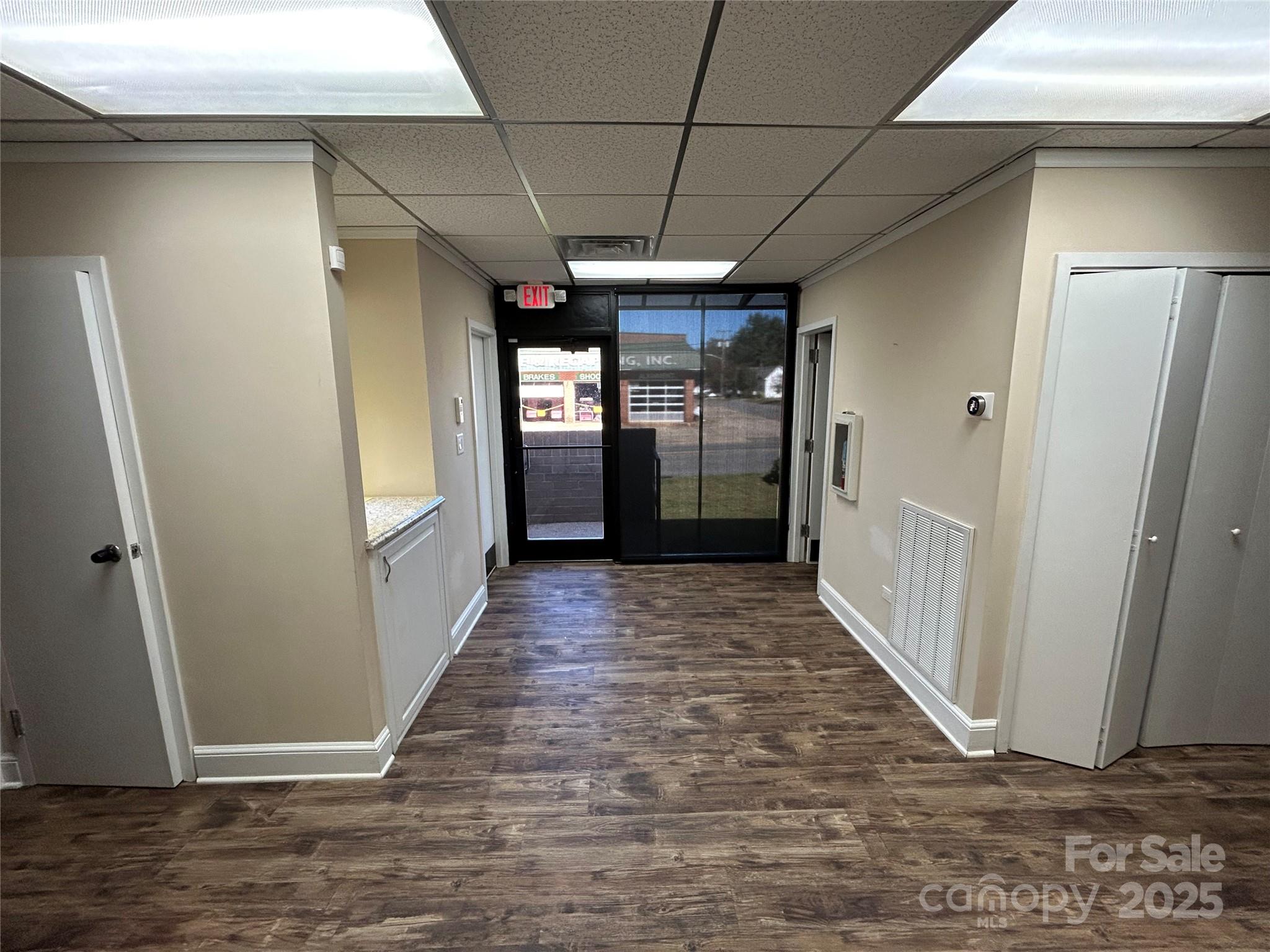 811 W Warren Street Property Photo 9