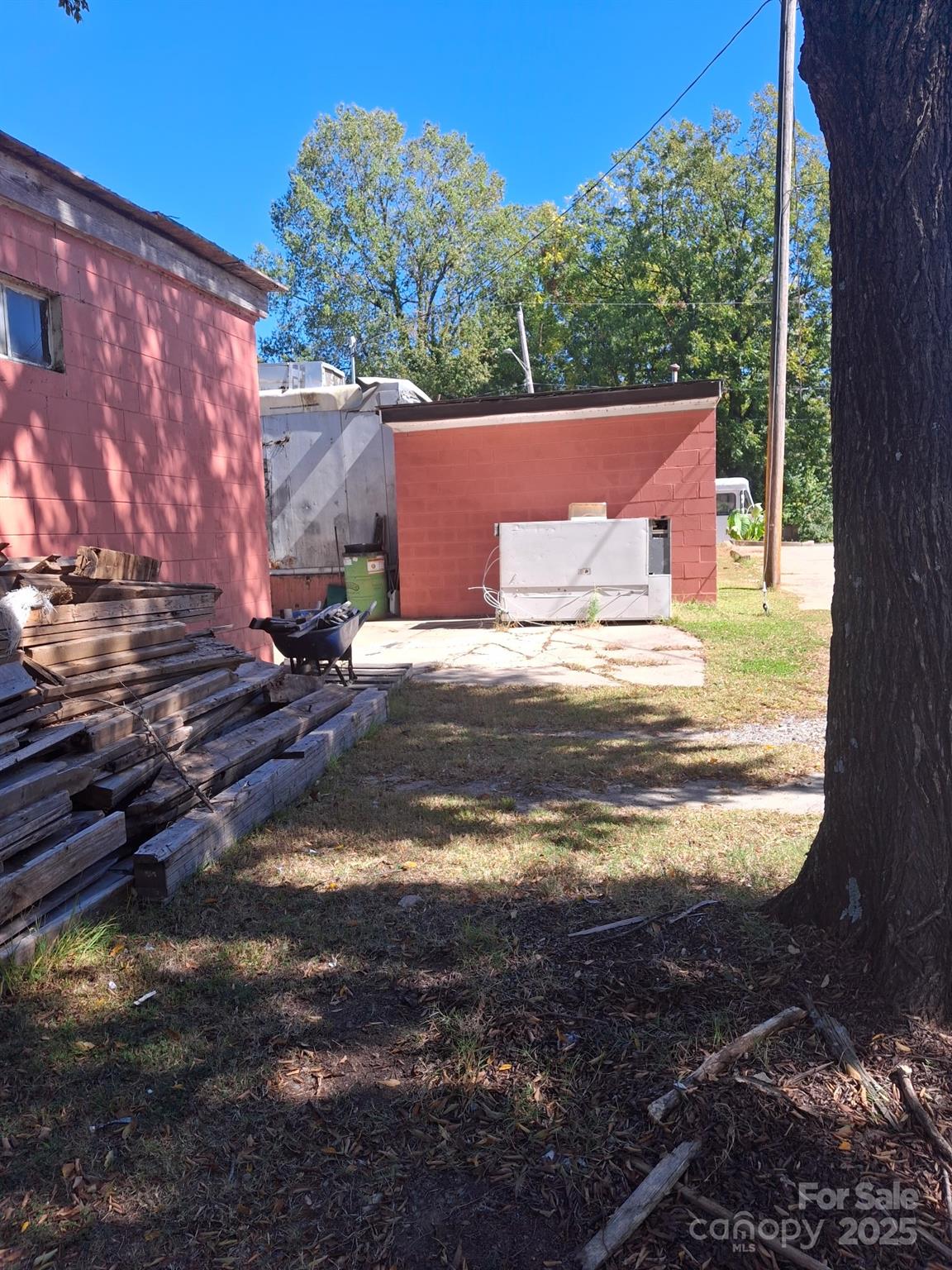 203 N Cherry Street Property Photo 12
