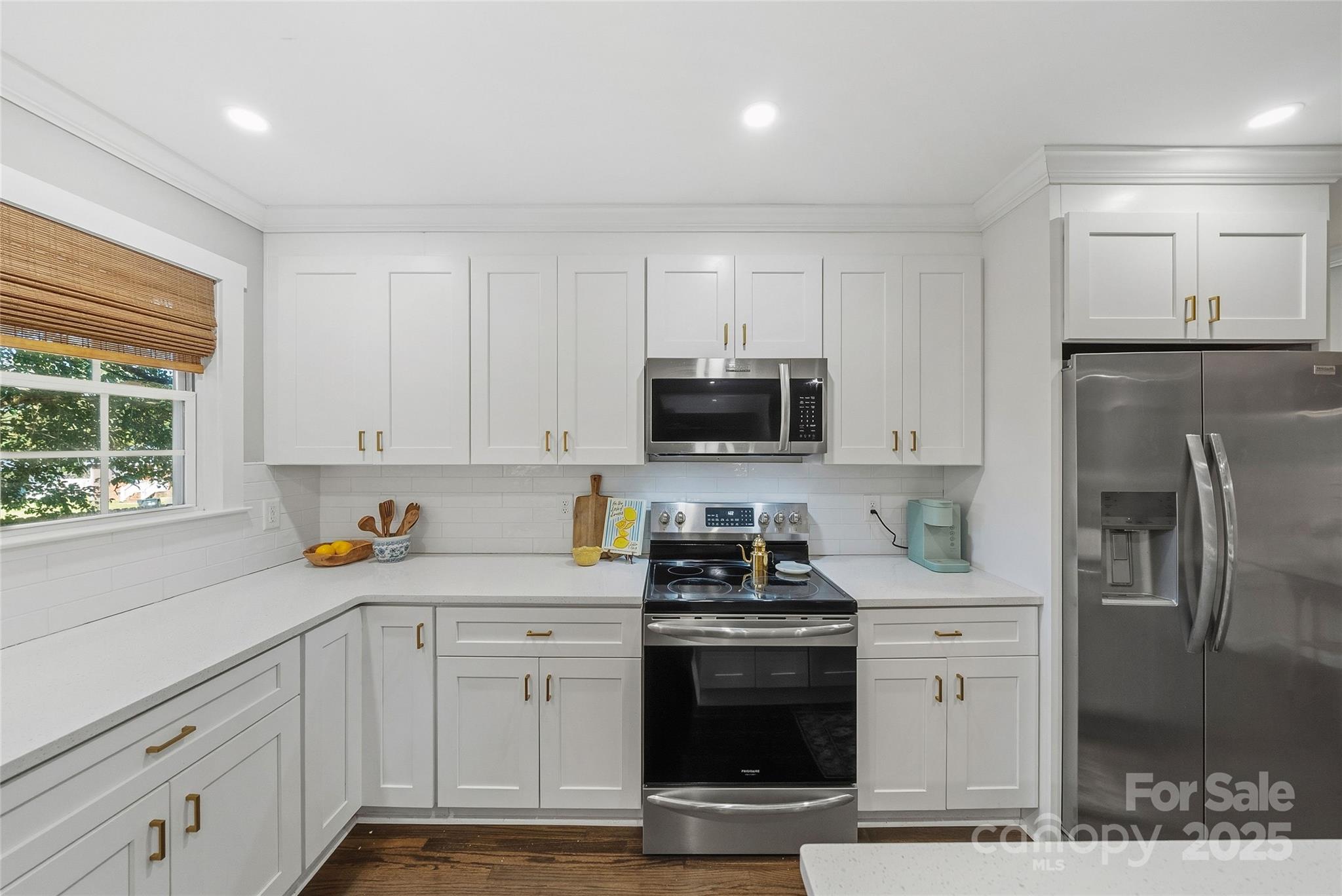 3715 Castlerock Drive Property Photo 9