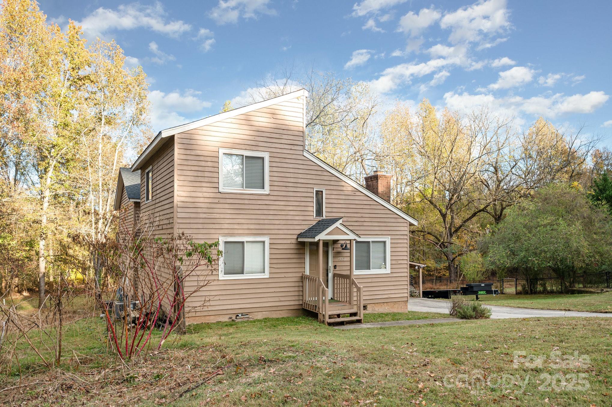 6013 Tall Tree Lane Property Photo 1