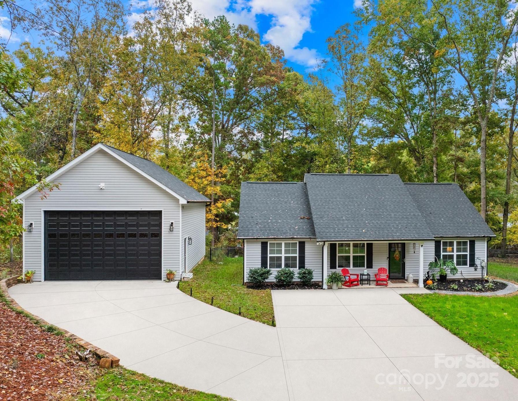 683 Acorn Acres Road Property Photo 1