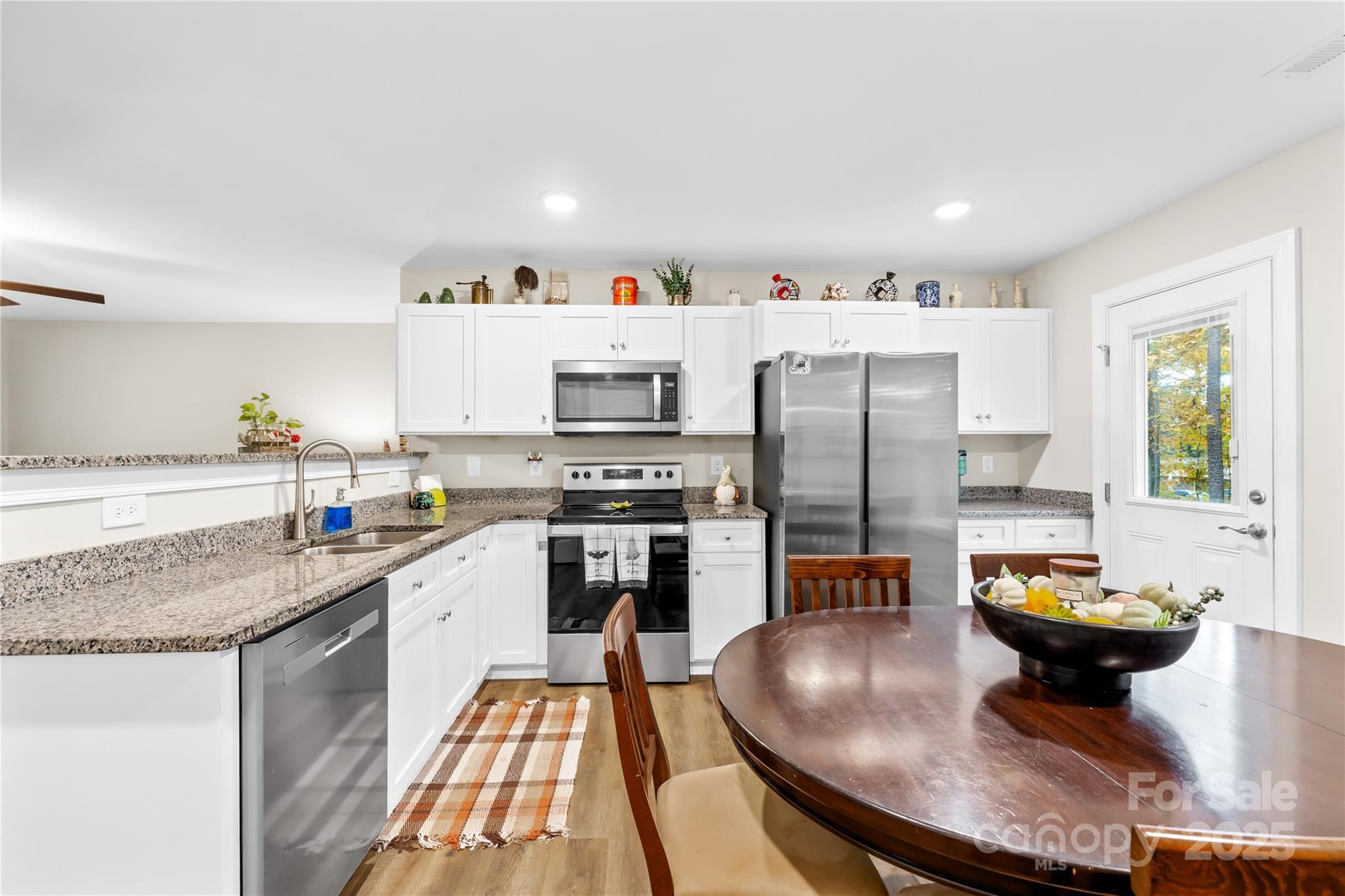 683 Acorn Acres Road Property Photo 3