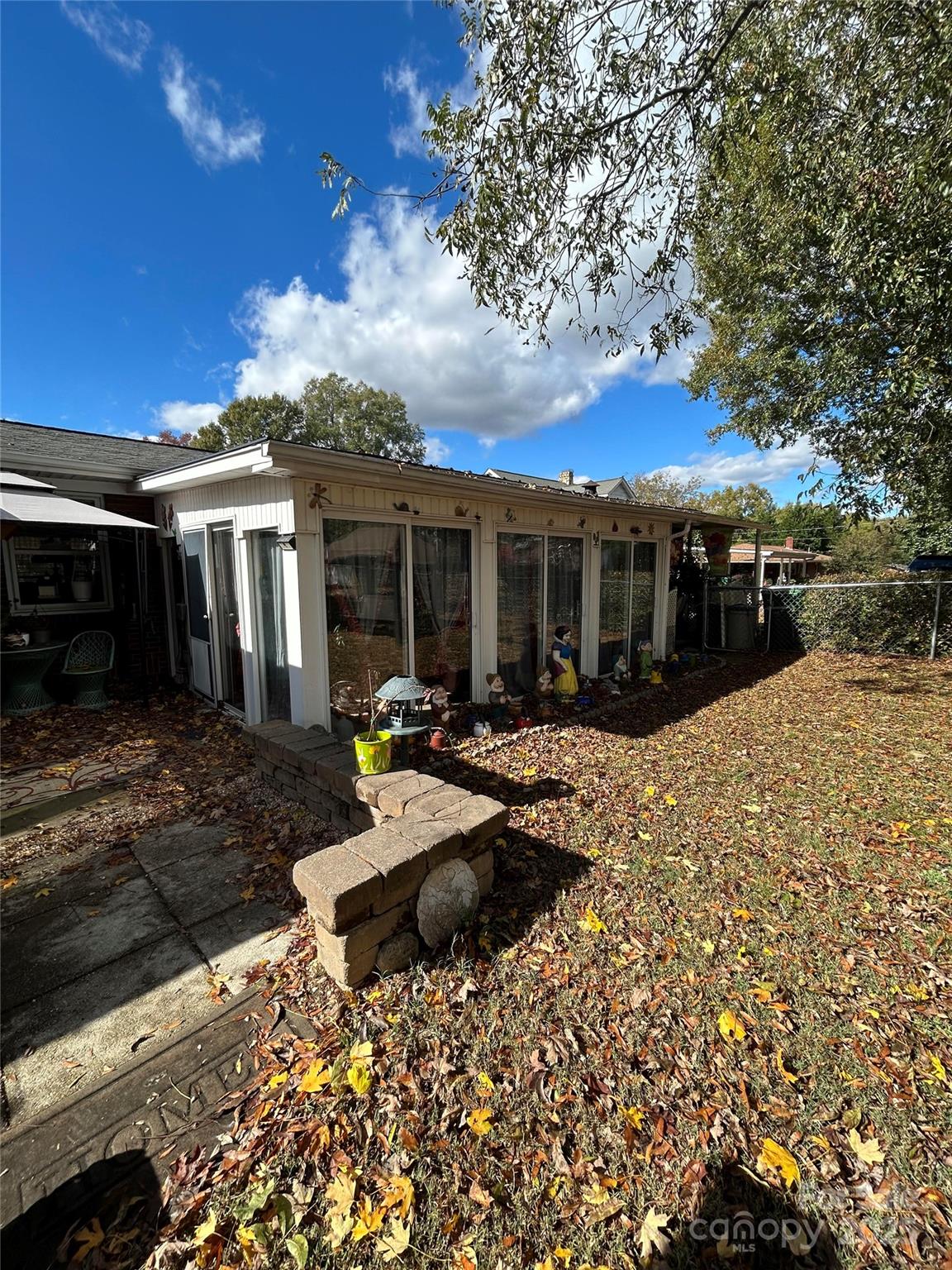 614 Smith Street Property Photo 3
