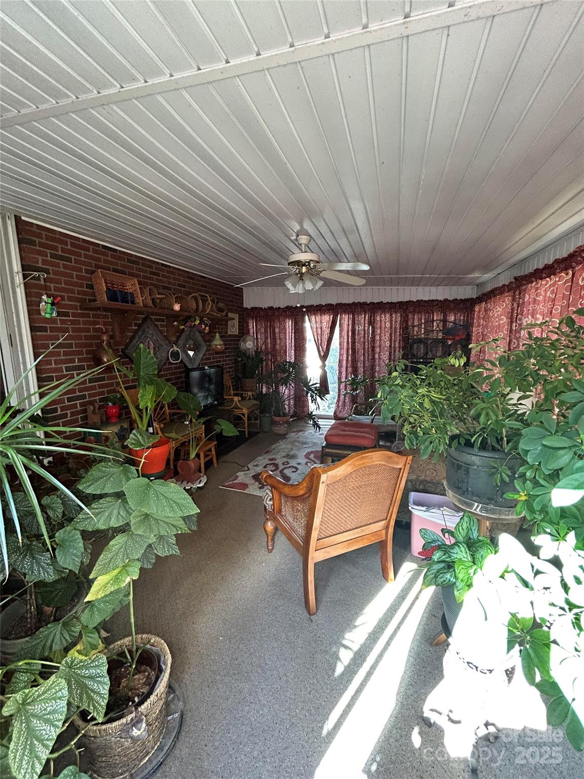 614 Smith Street Property Photo 8