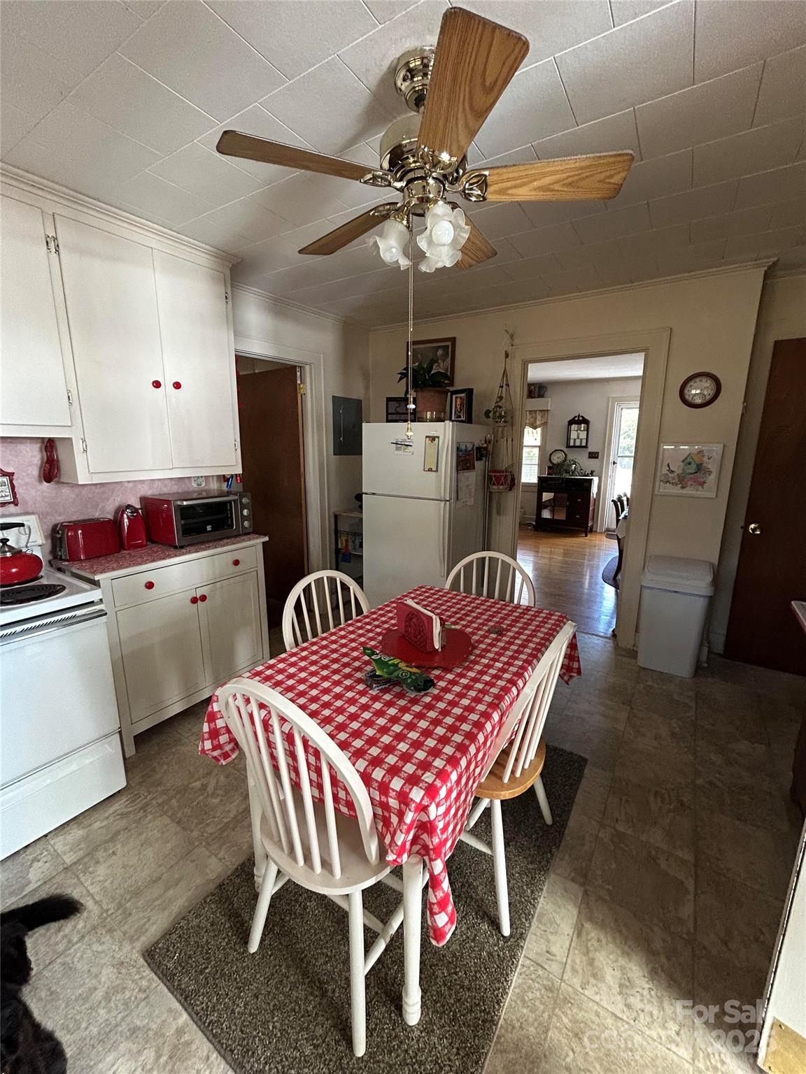 614 Smith Street Property Photo 11