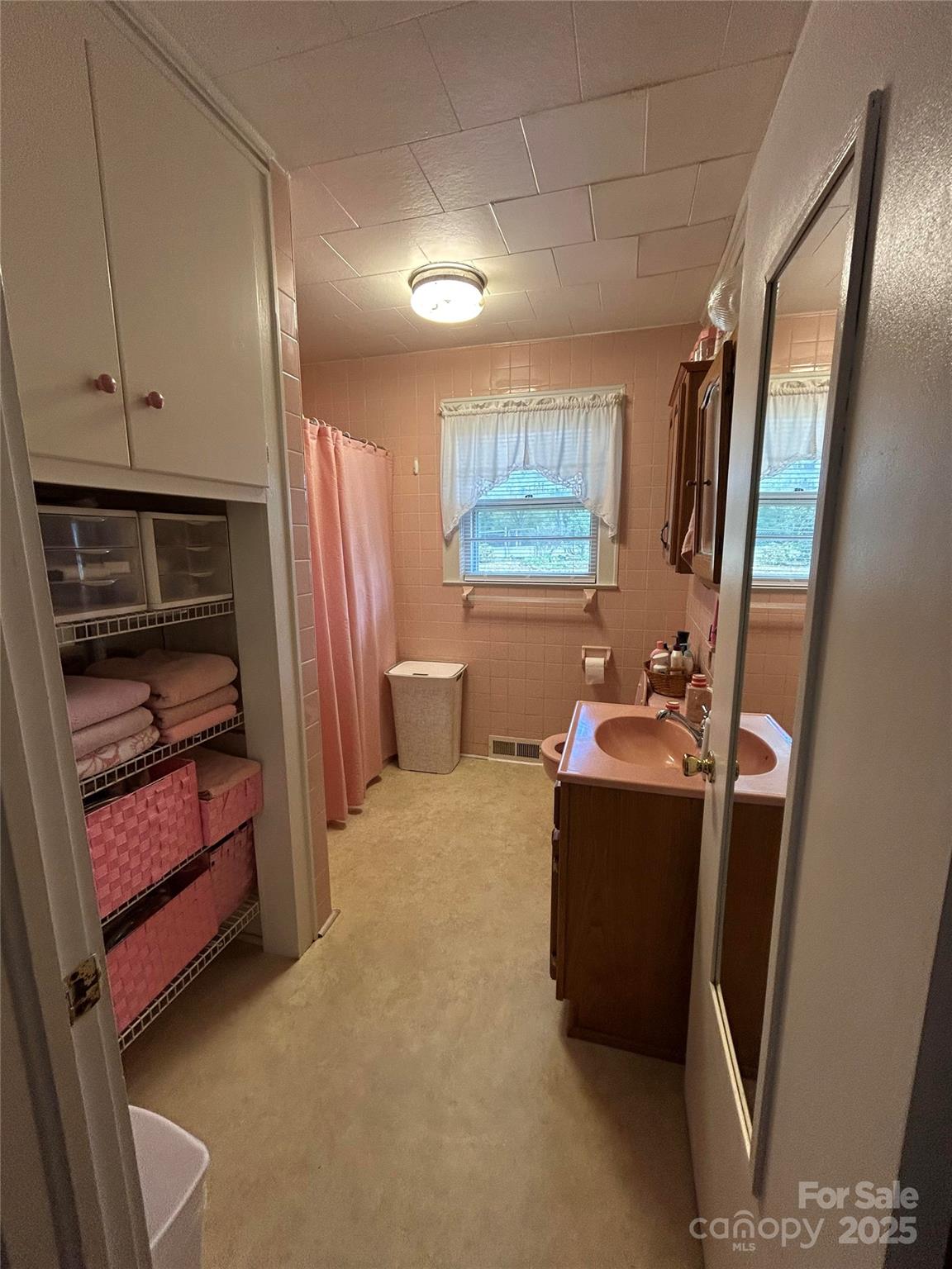 614 Smith Street Property Photo 18