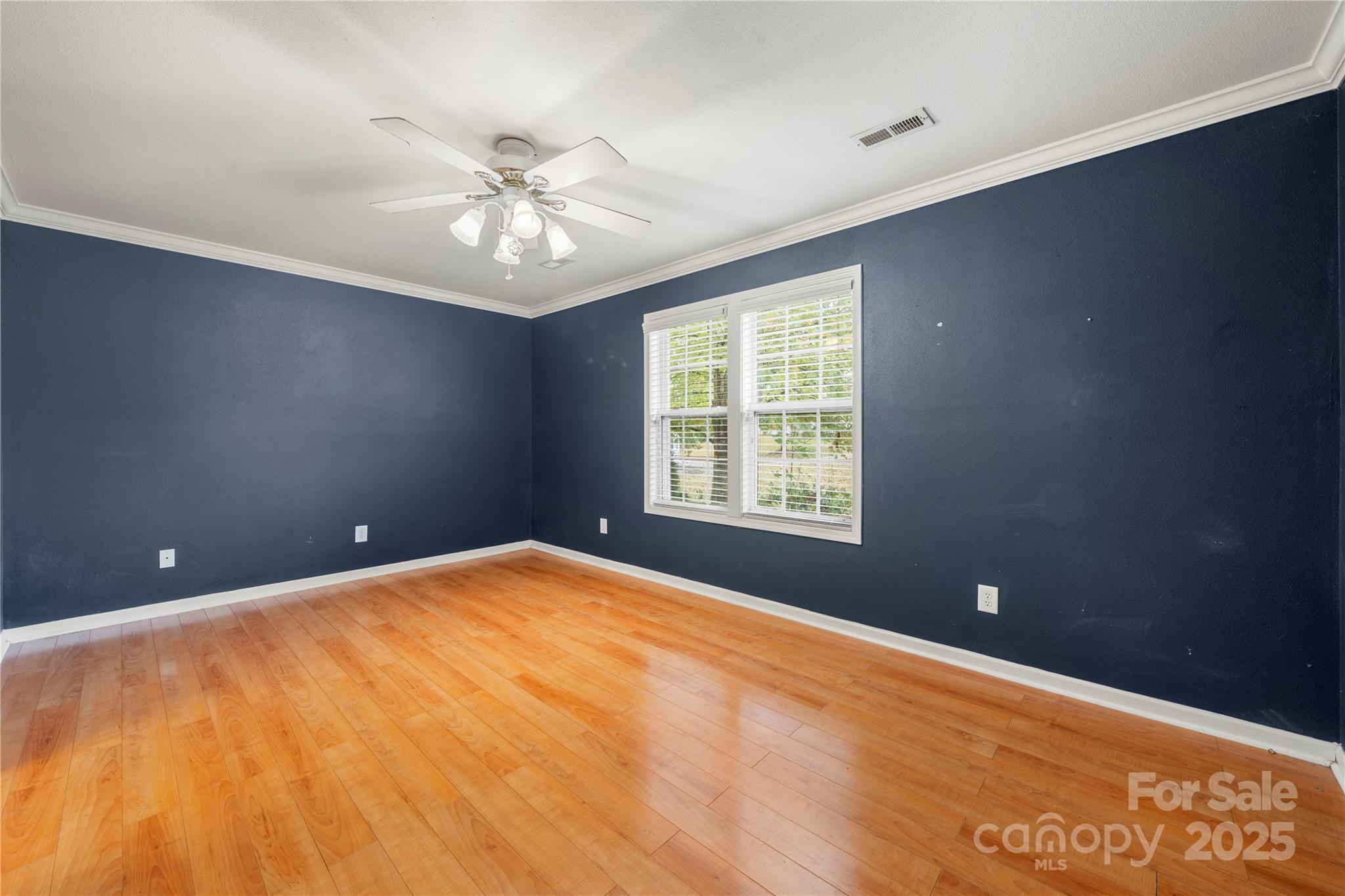 5704 Shining Oak Lane Property Photo 11