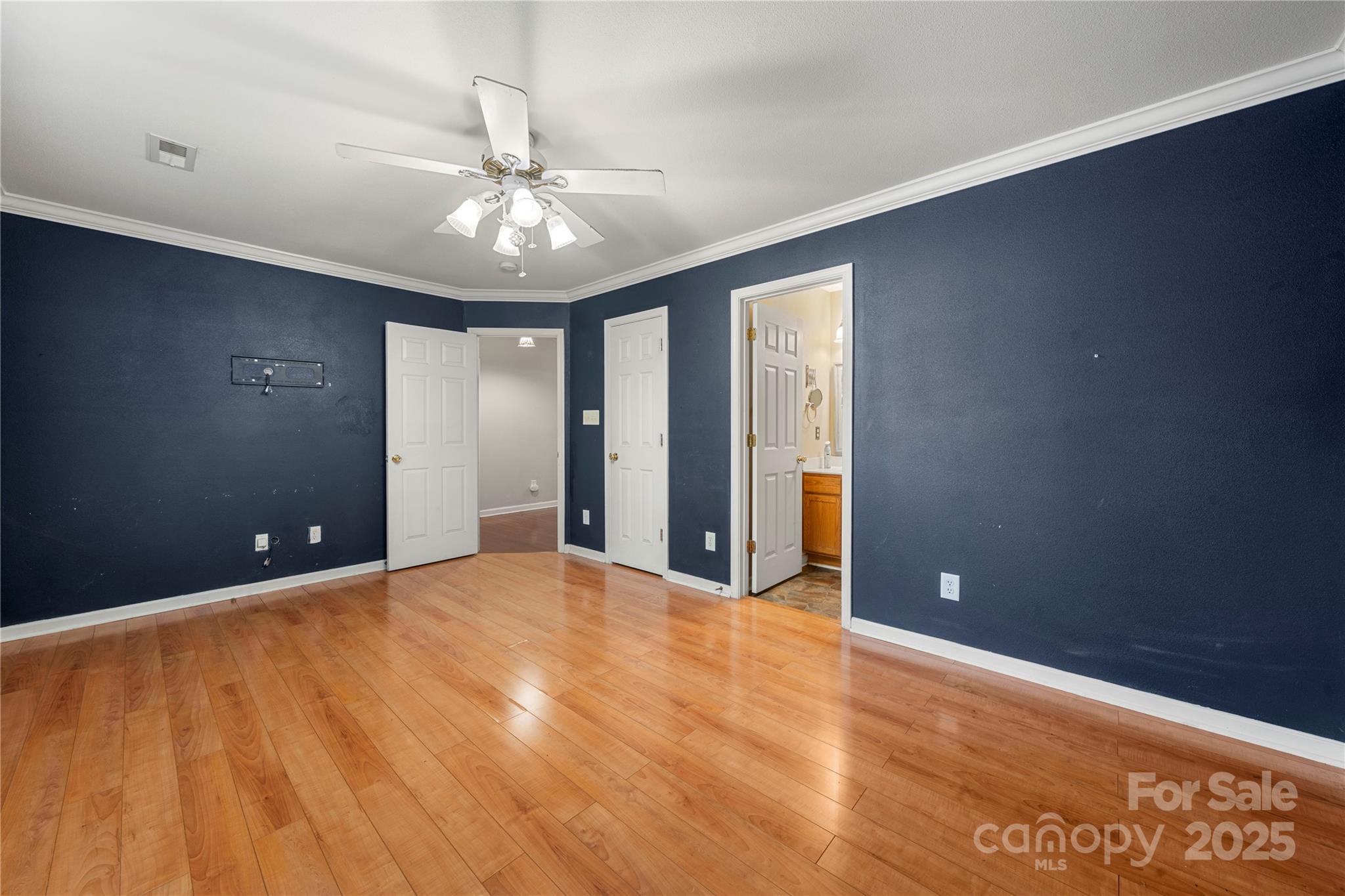 5704 Shining Oak Lane Property Photo 12