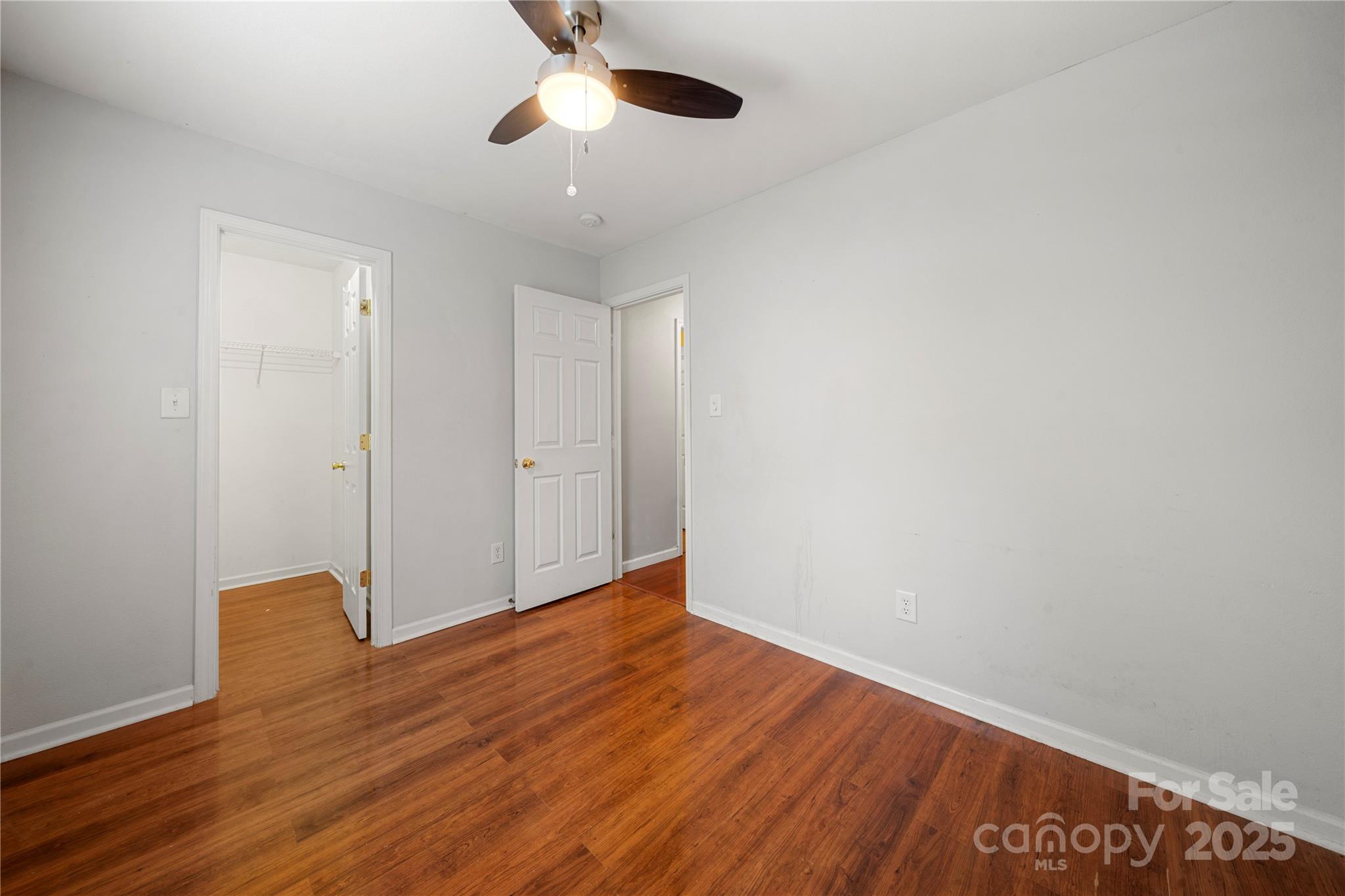 5704 Shining Oak Lane Property Photo 17