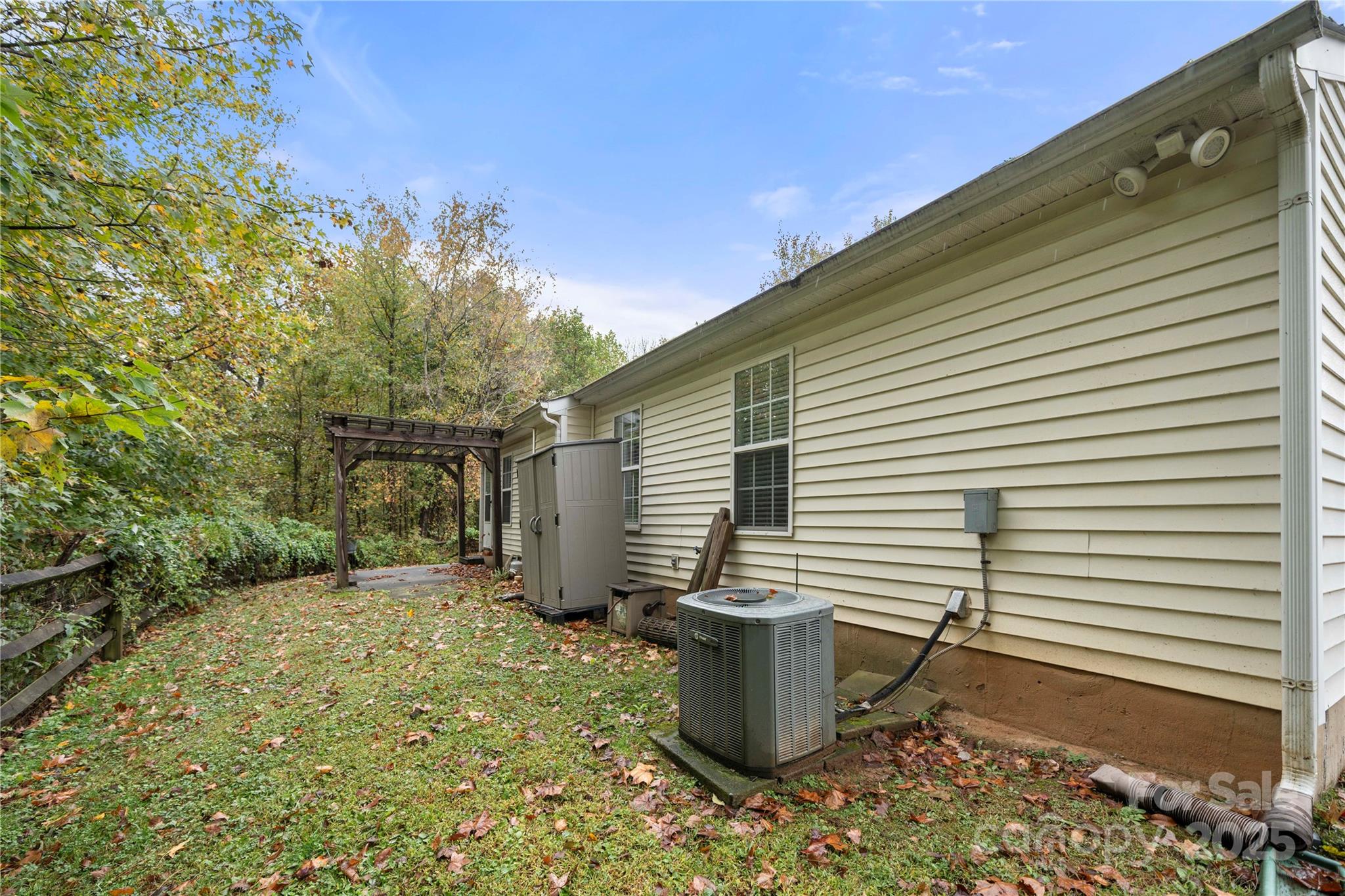 5704 Shining Oak Lane Property Photo 23