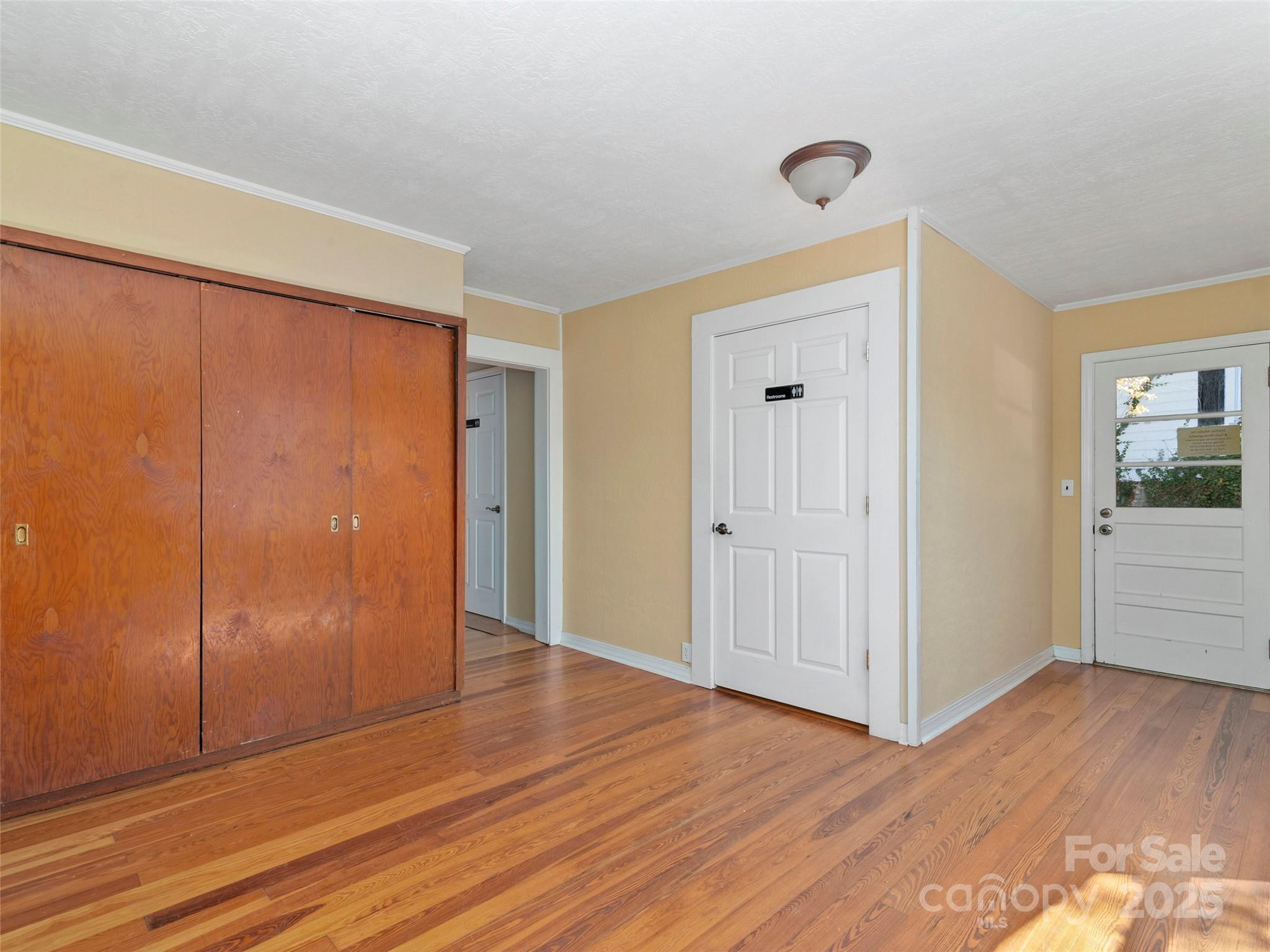 99 Walnut Street Property Photo 8