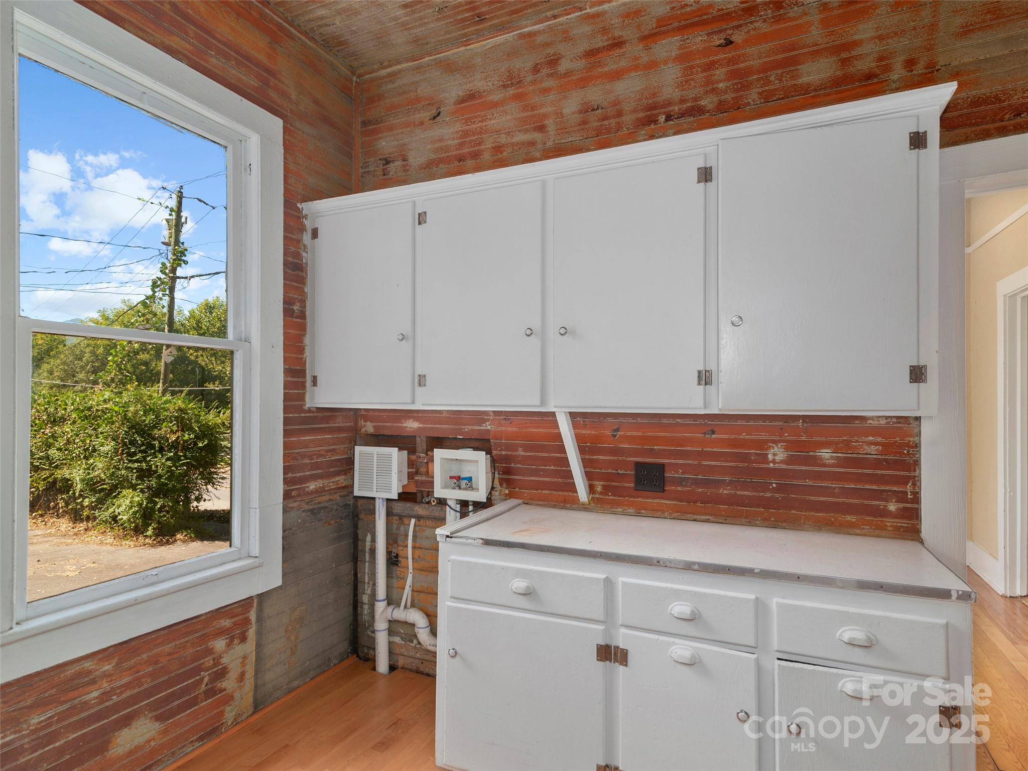 99 Walnut Street Property Photo 13