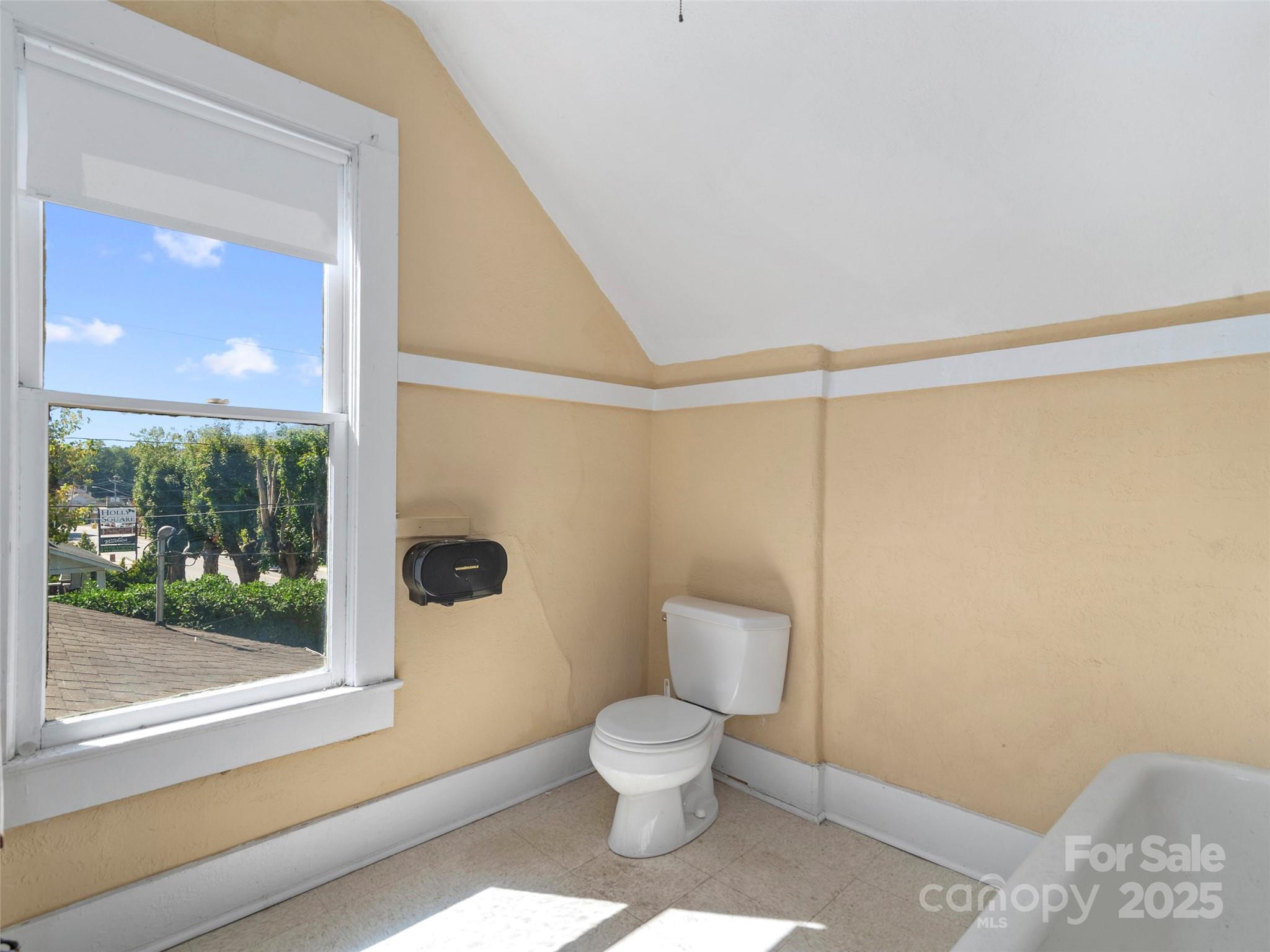 99 Walnut Street Property Photo 21