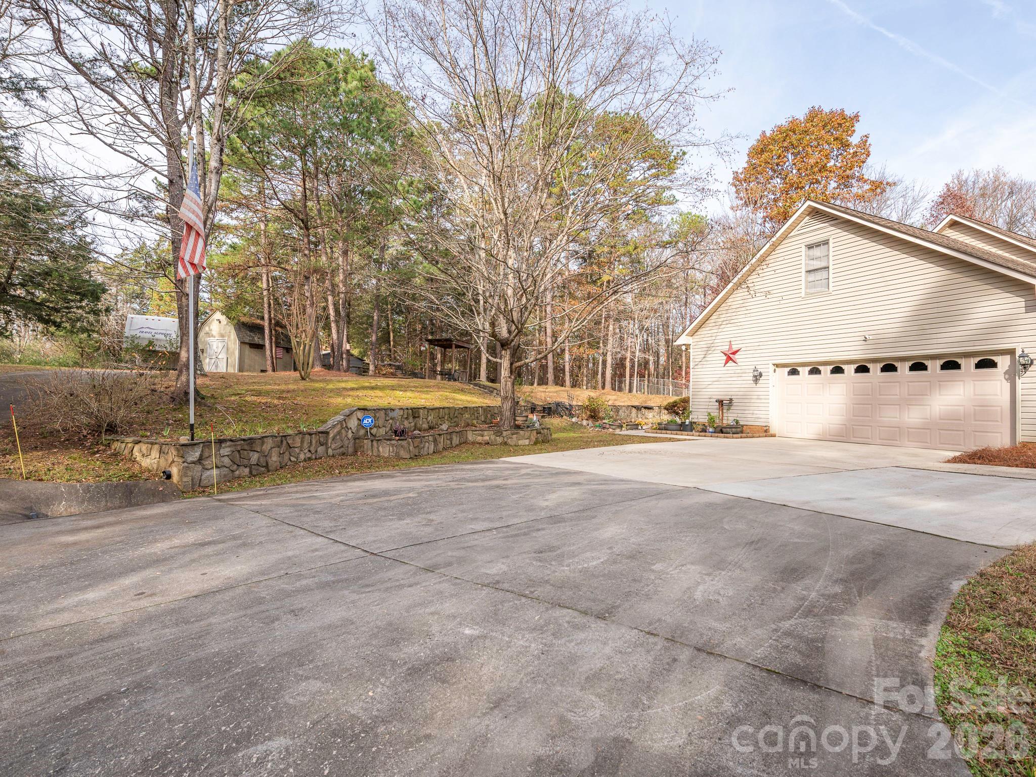 1800 Lake Lynn Road Property Photo 17