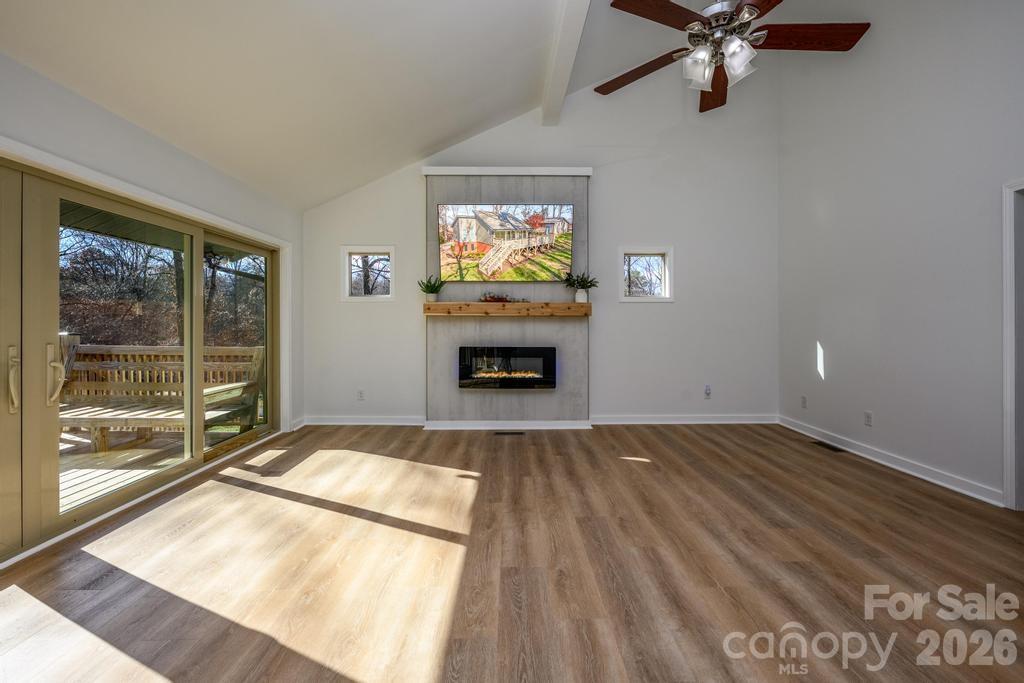 2106 Lynmore Drive Property Photo 7