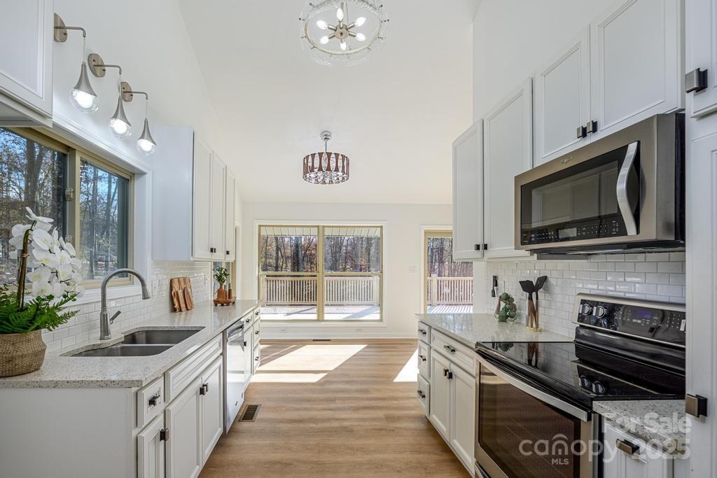 2106 Lynmore Drive Property Photo 10