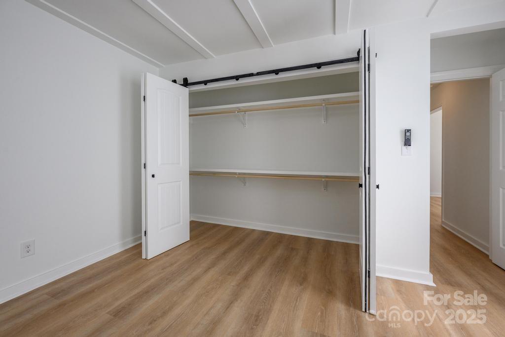 2106 Lynmore Drive Property Photo 17