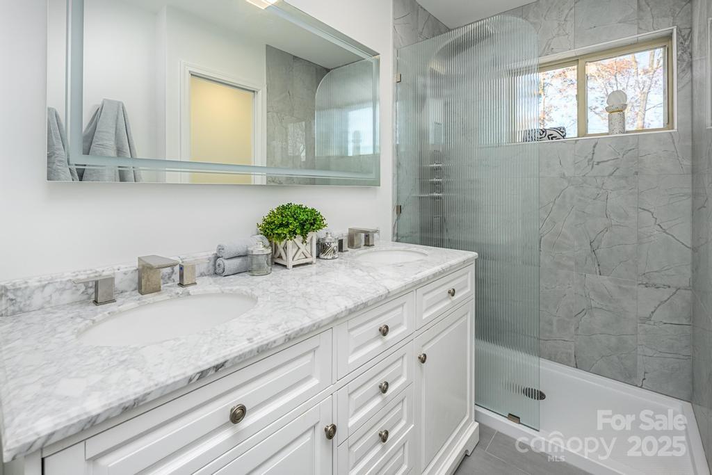 2106 Lynmore Drive Property Photo 18