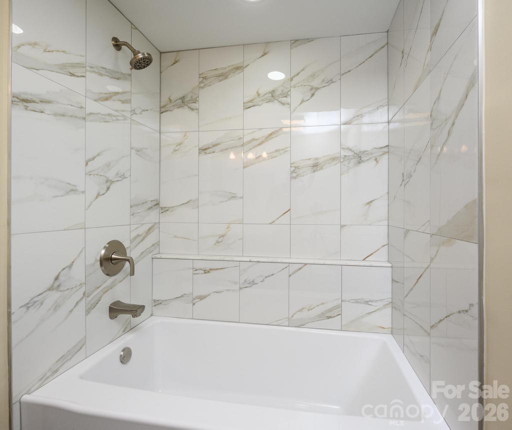 2106 Lynmore Drive Property Photo 26