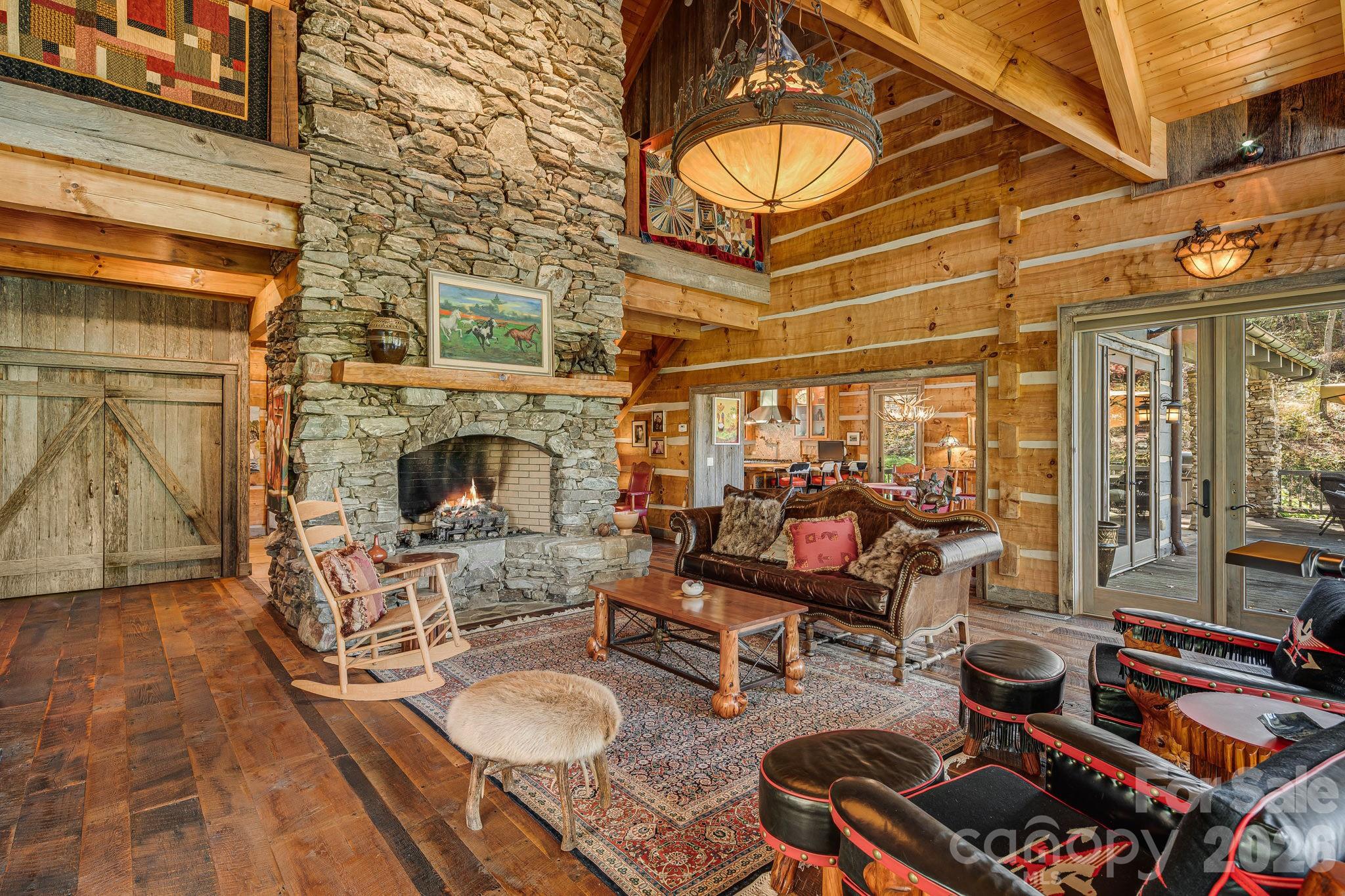 99 Thistle Ridge Property Photo 3